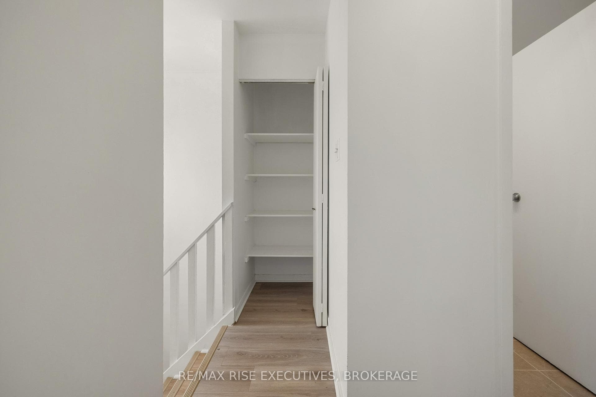 36 Meadow Lane photo 15