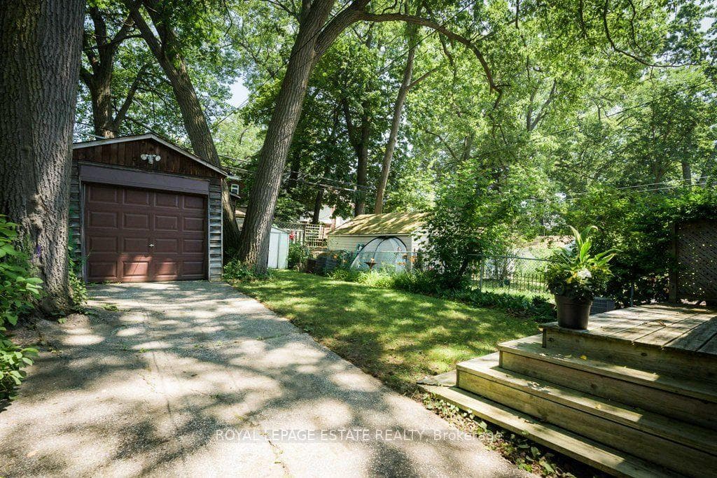 181 Silver Birch Avenue photo 19