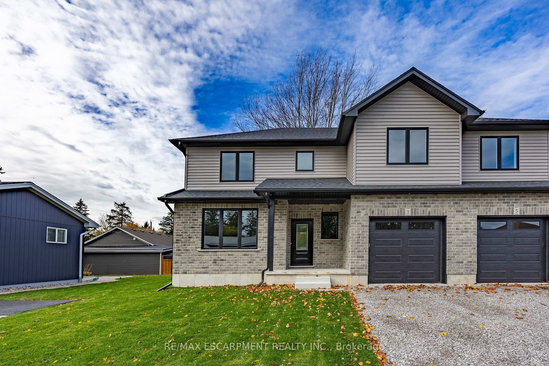 3 Maple Avenue photo 1