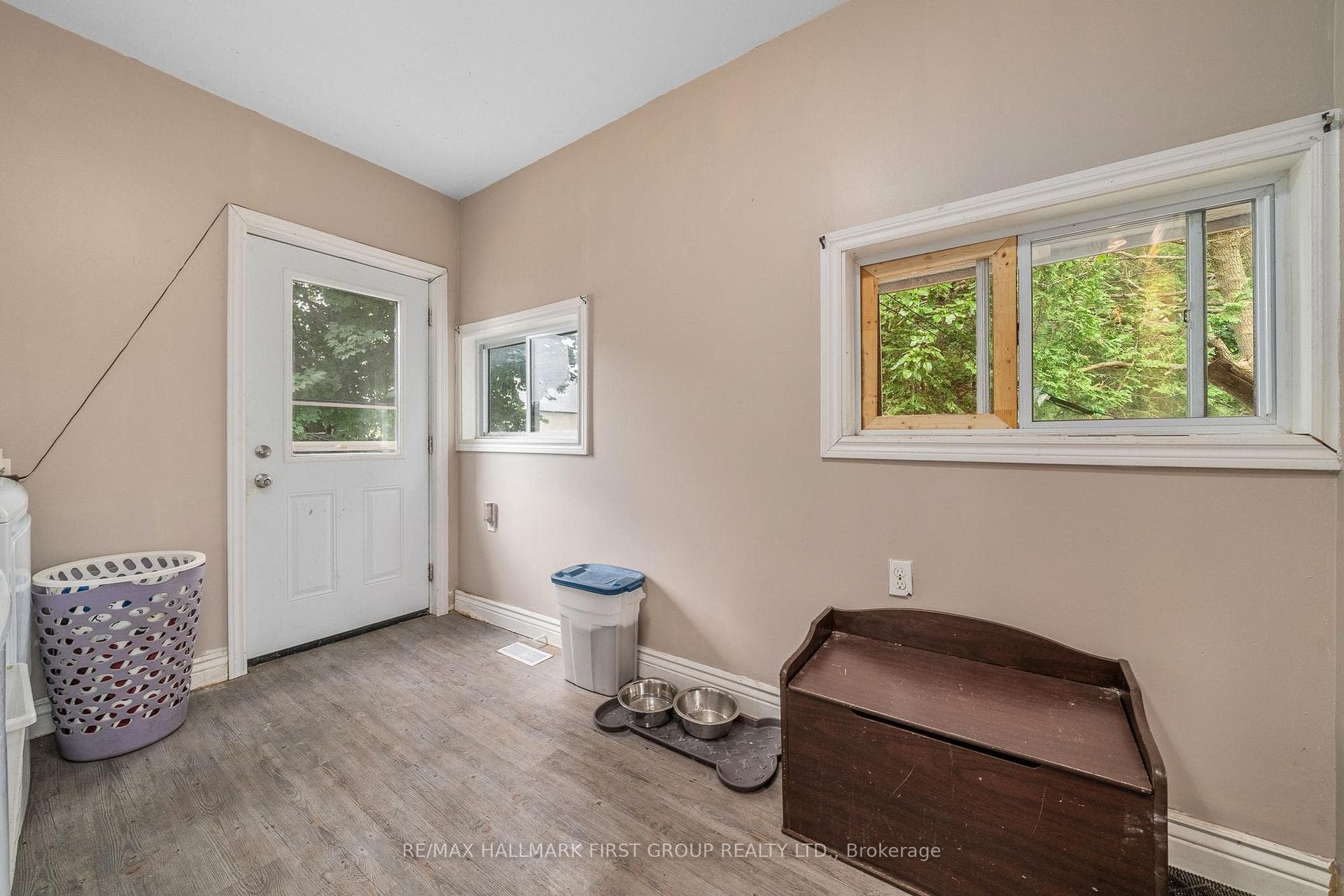 292 Dufferin Avenue photo 16