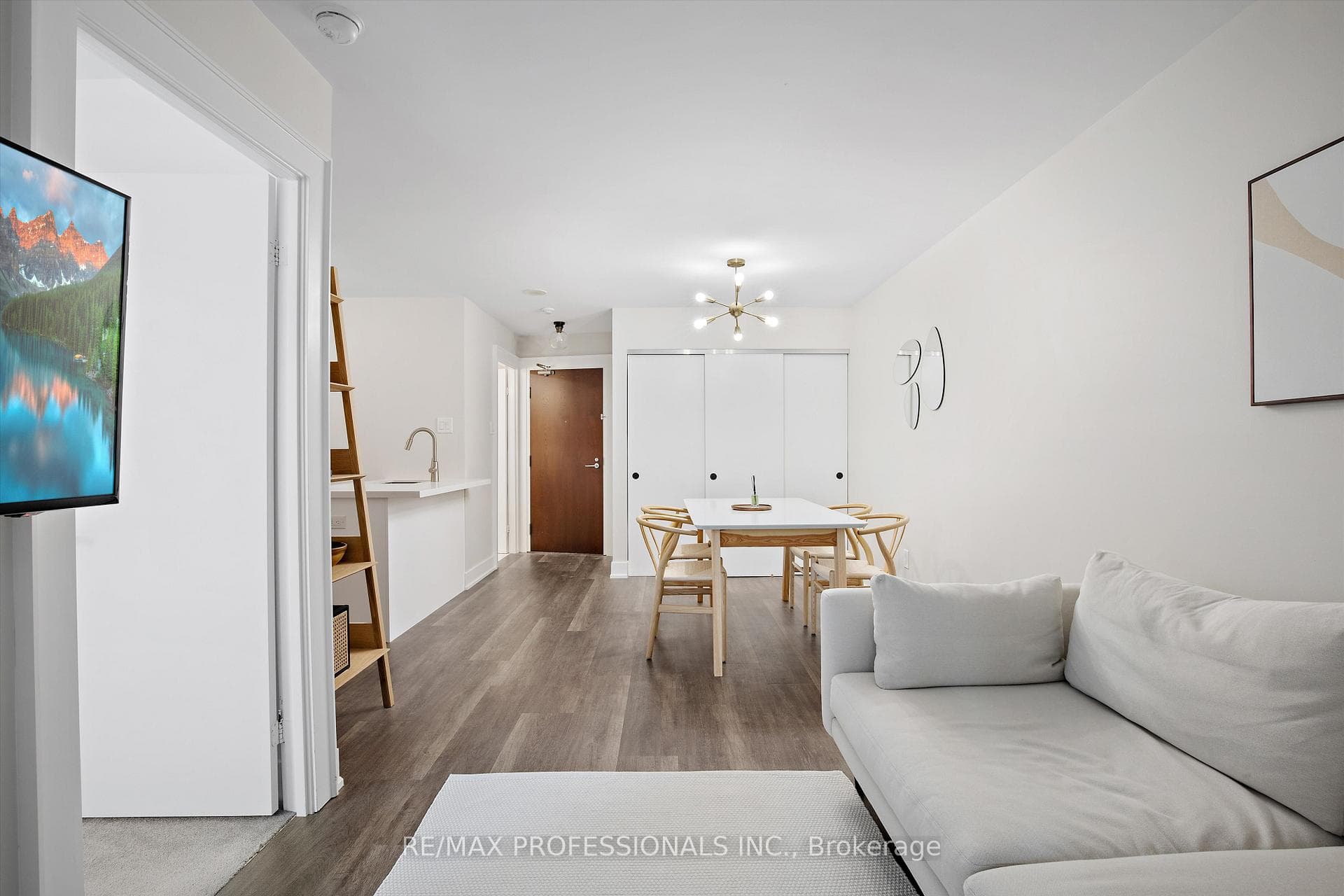 1055 Bay Street Unit 709 photo 7