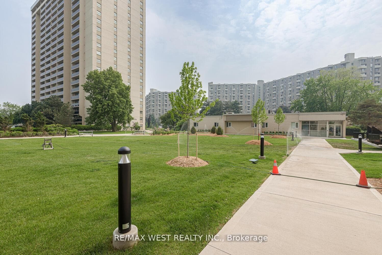 820 Burnhamthorpe Road Unit 1104 photo 28