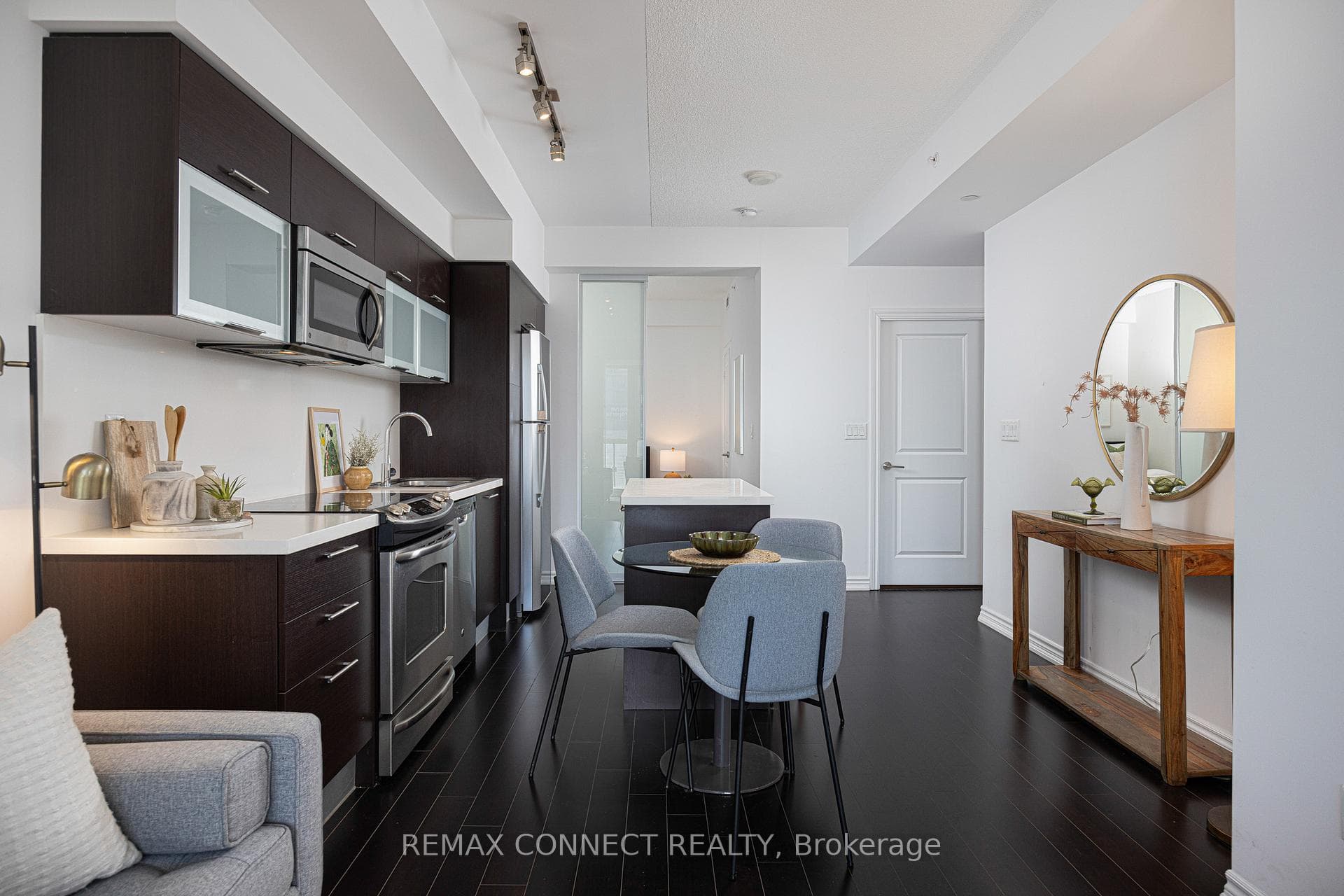 386 Yonge Street Unit 3308 photo 13