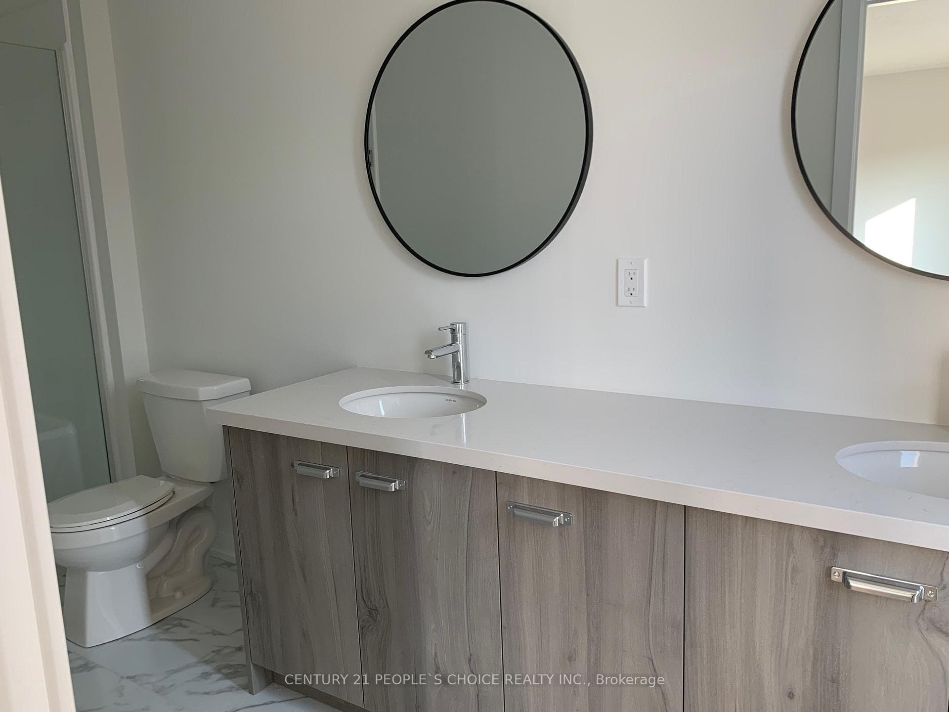 1347 Kobzar Drive photo 40