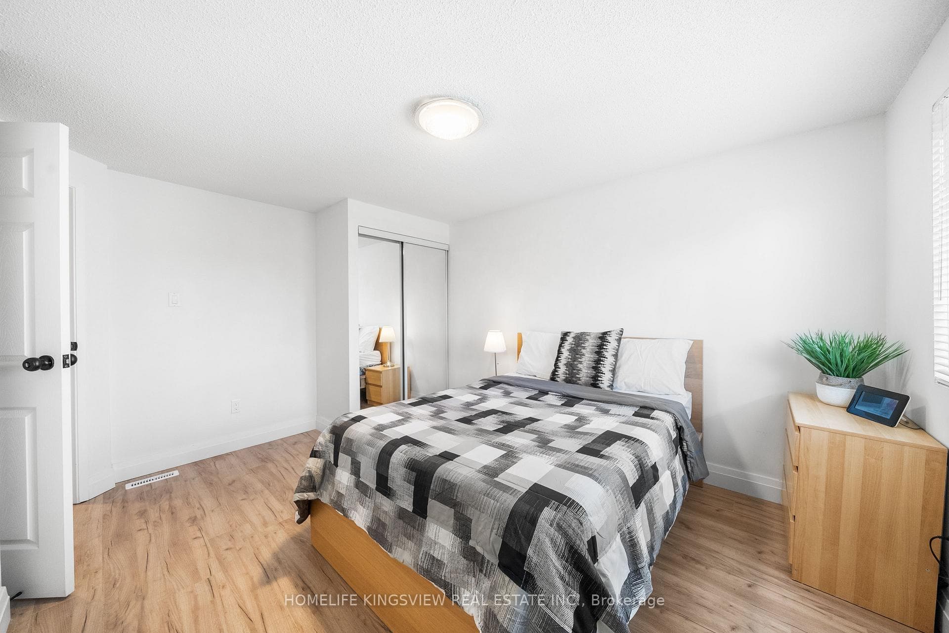 1552 Lancaster Drive Unit 58 photo 27
