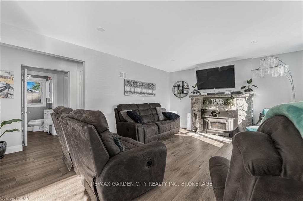 548 Wright Street photo 9