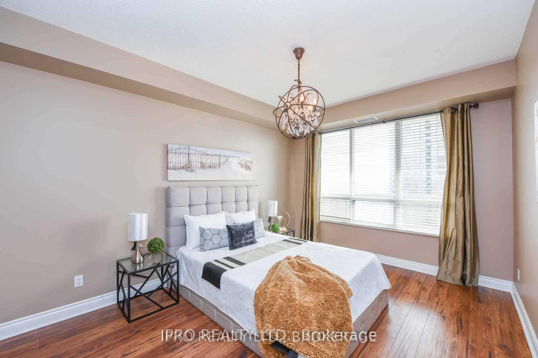 35 Kingsbridge Garden Circle Unit 2607 photo 8