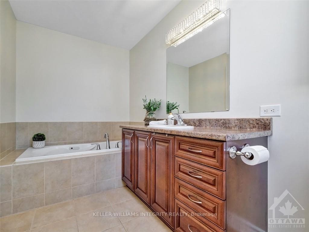527 LANGELIER Avenue photo 19