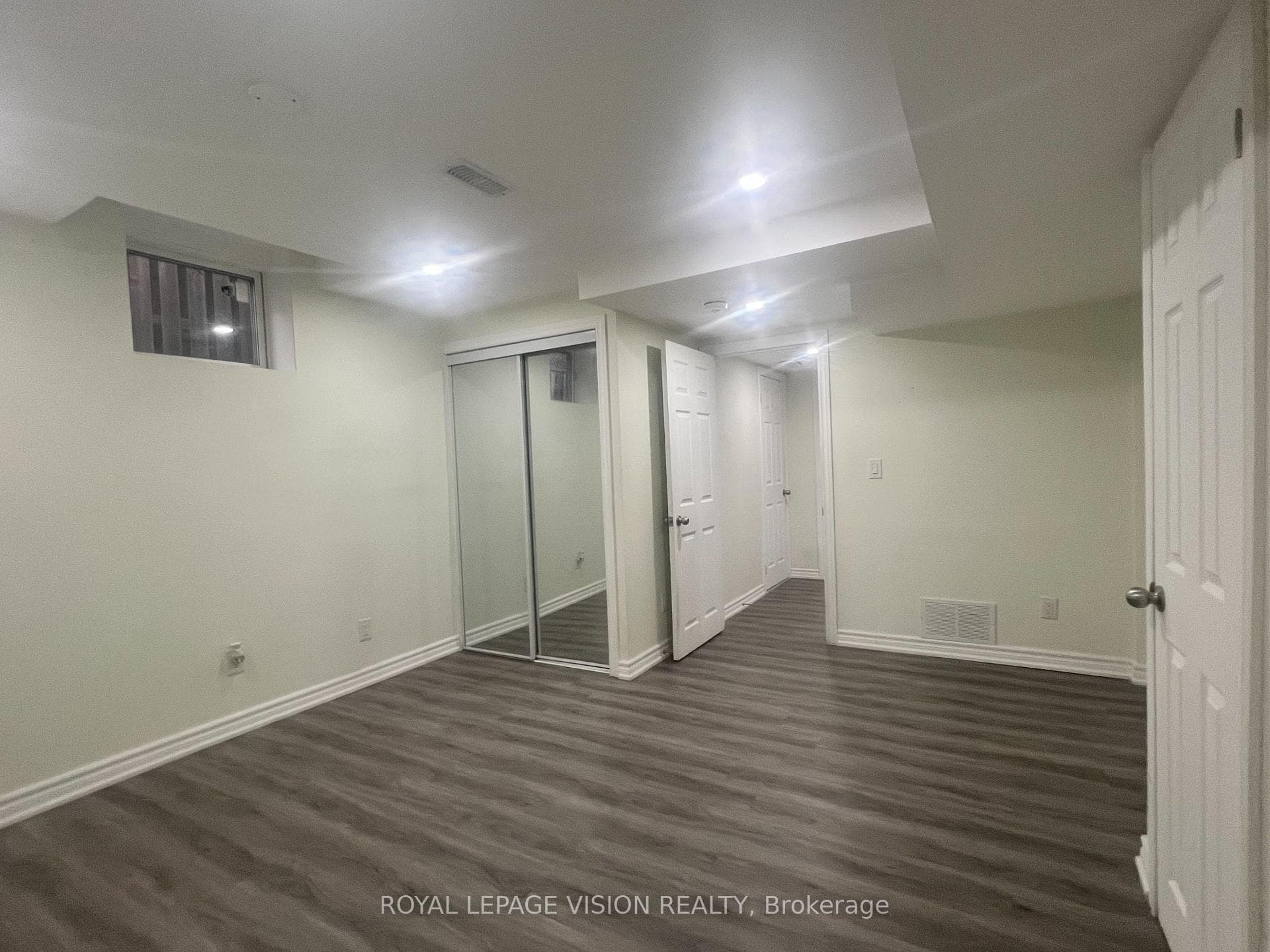 25 Gabrielle Crescent Unit Bsmt photo 14