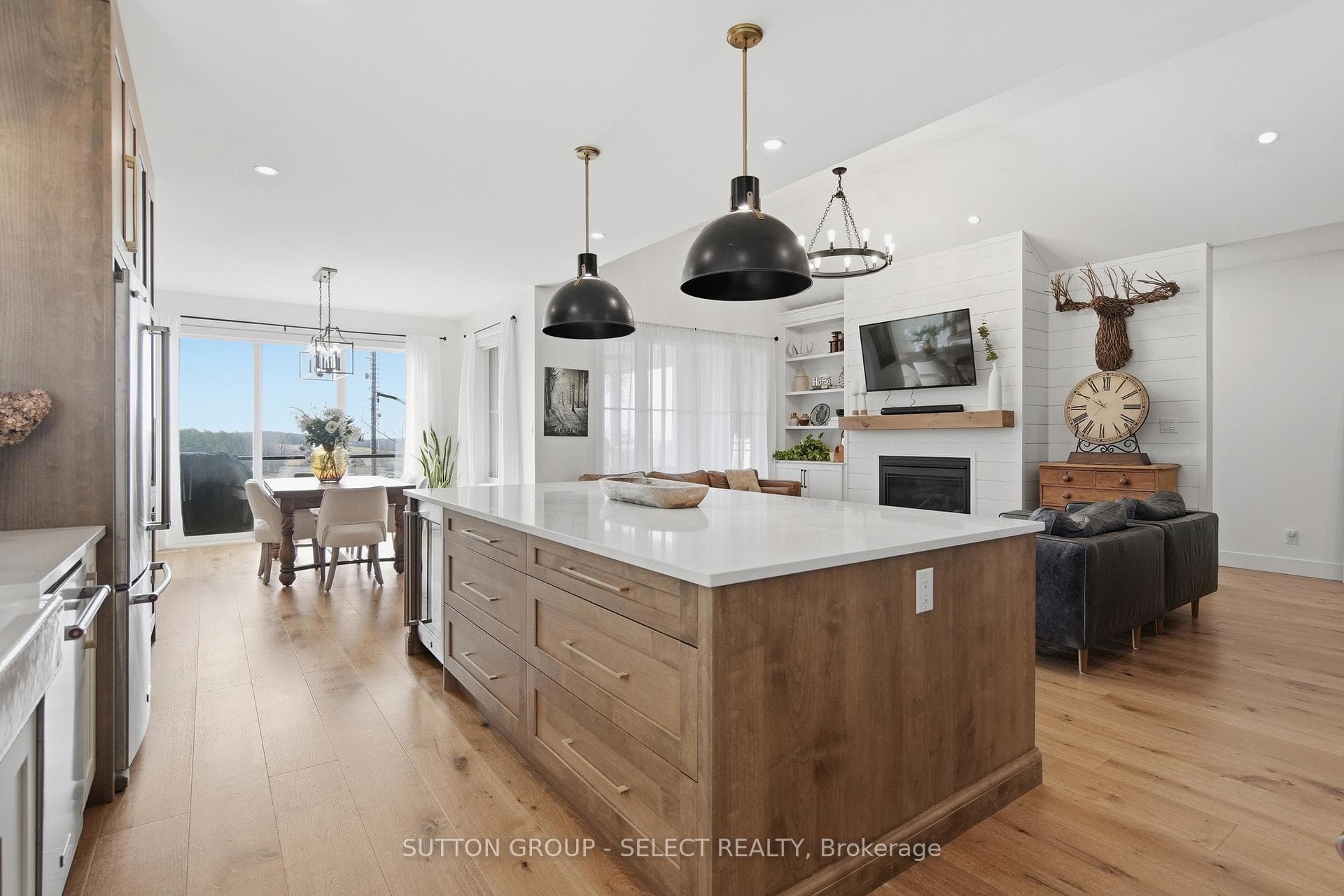 1670 Upper West Avenue photo 15