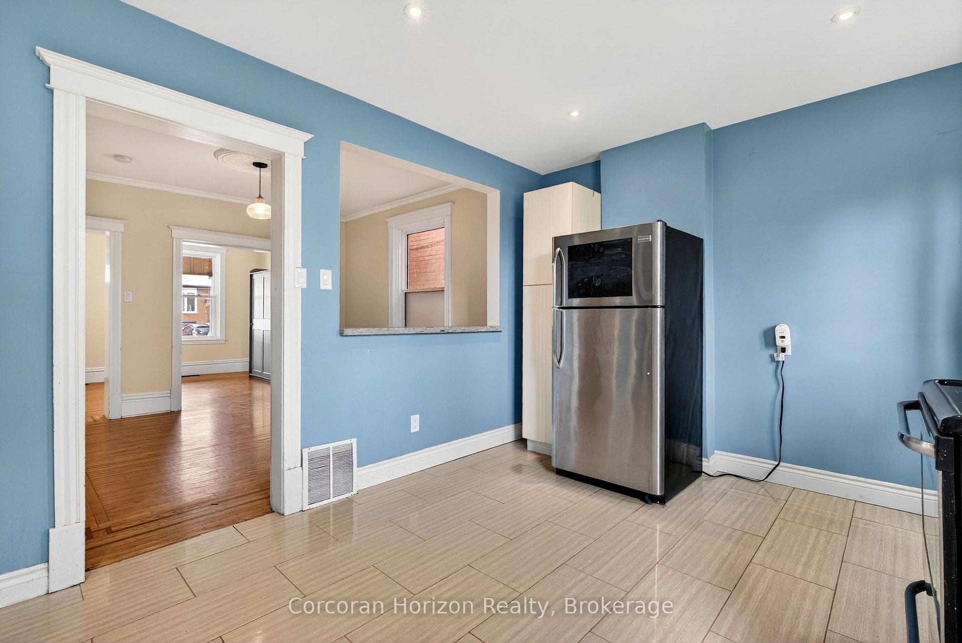 520 John Street photo 23
