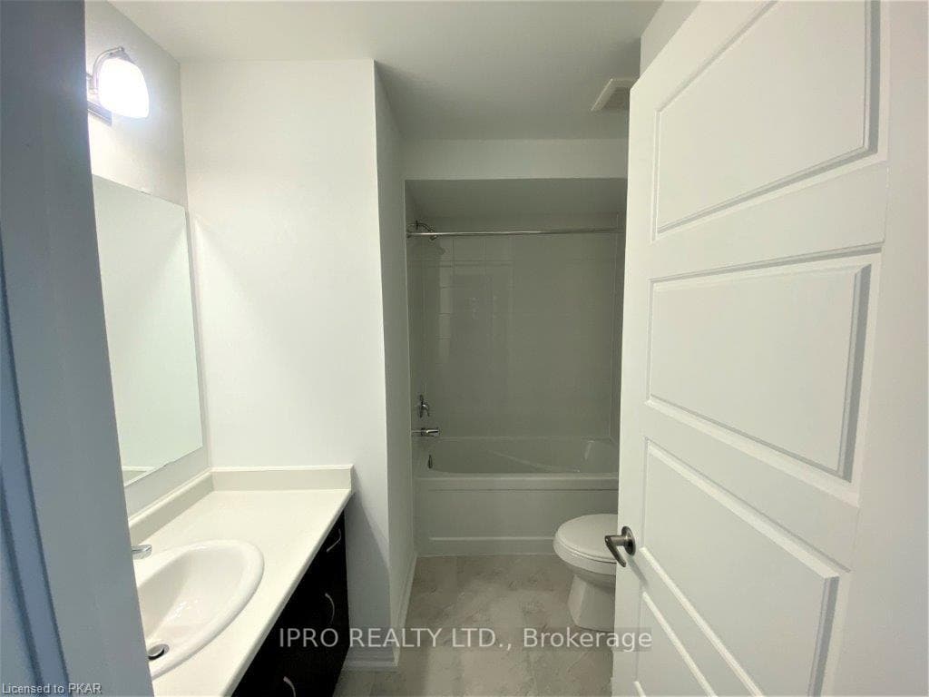 14 William Nador Street photo 15