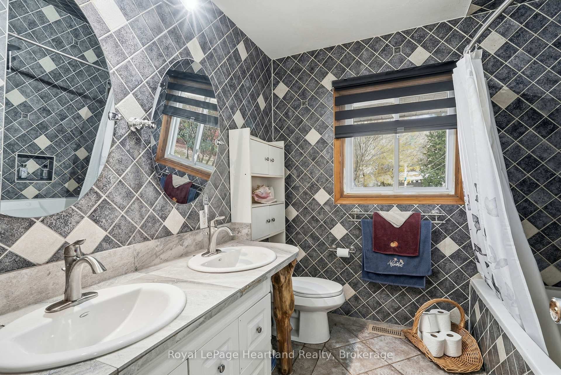 292 Wellington Street photo 14