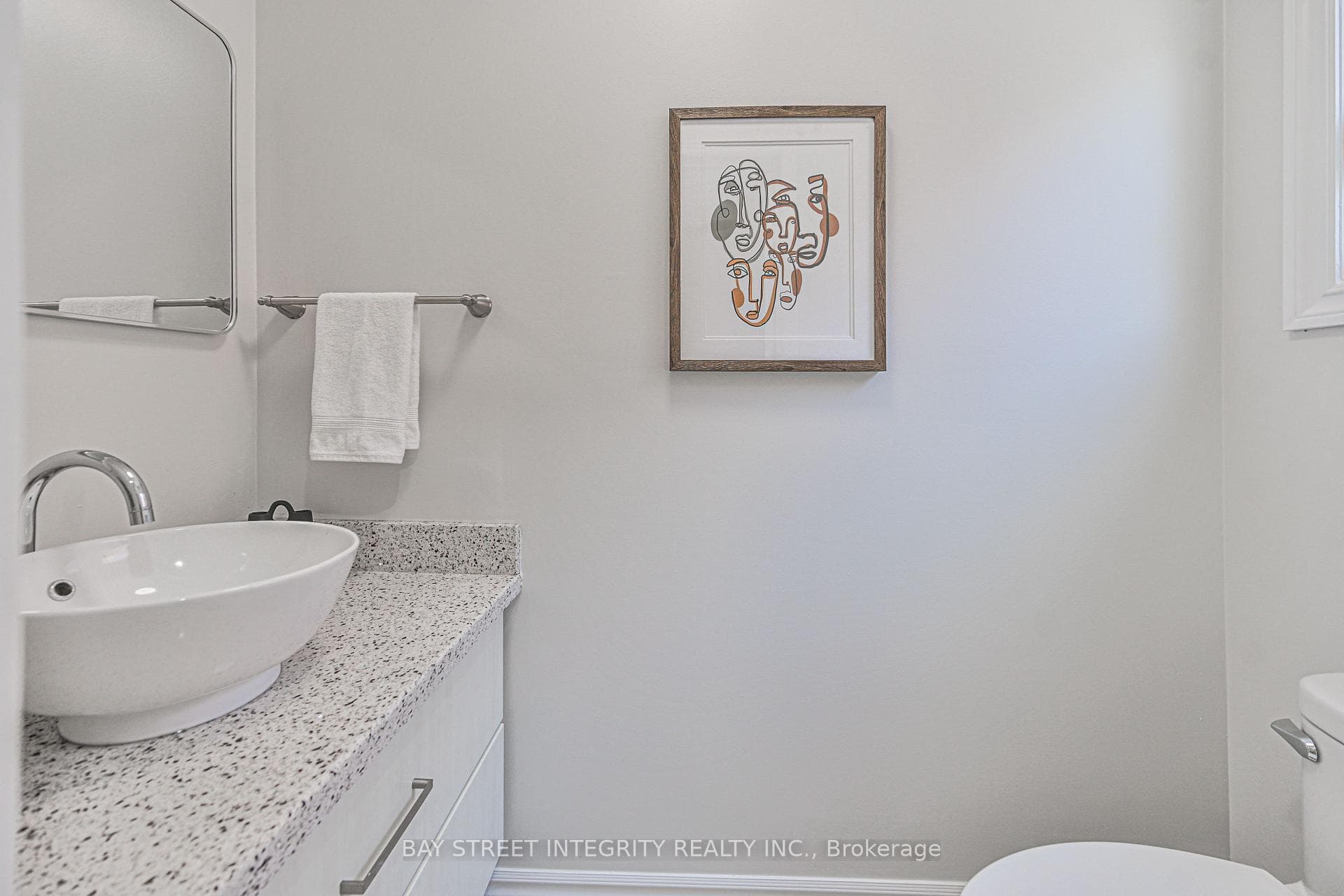 111 Michener Crescent photo 17
