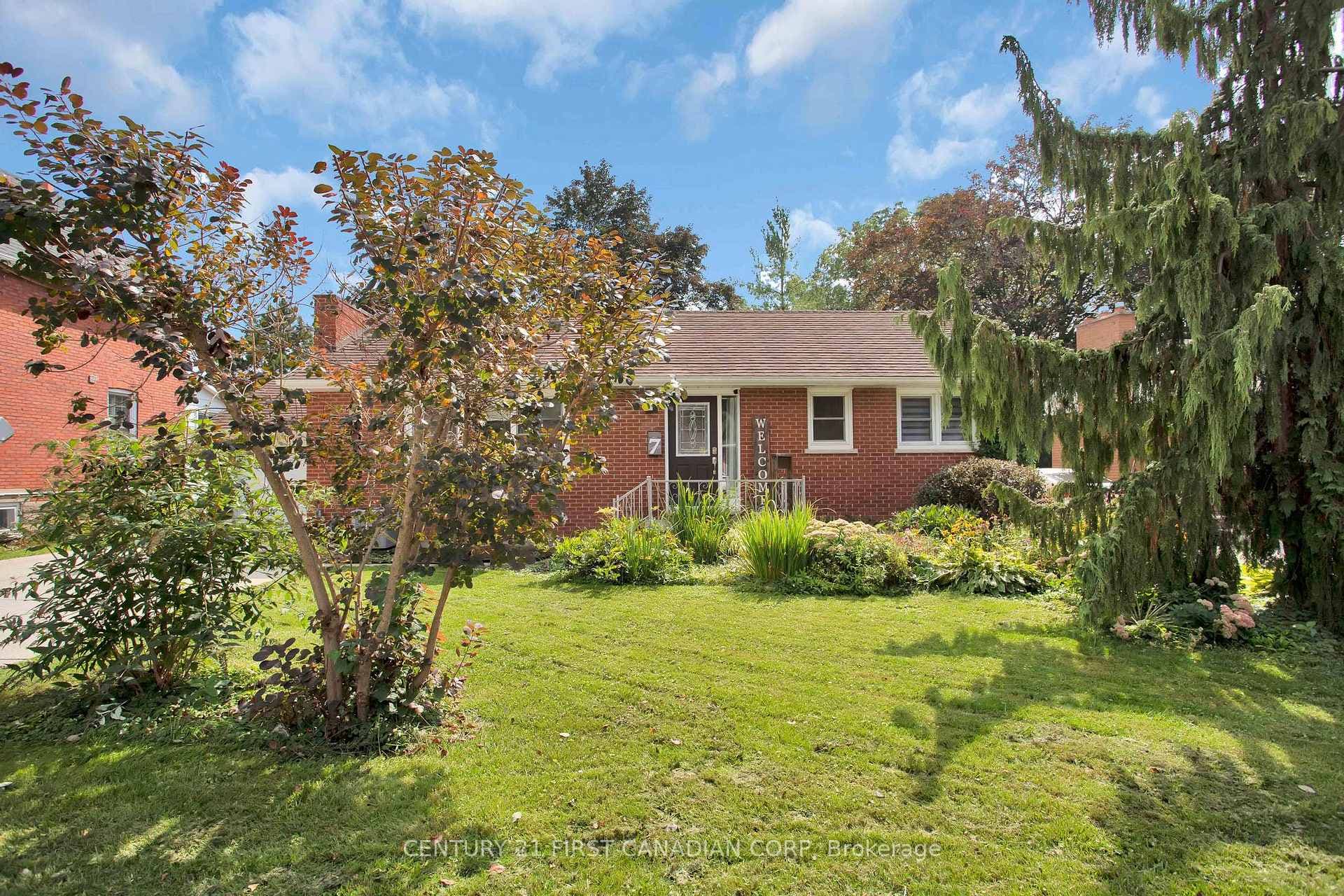 7 Cedar Street photo 1