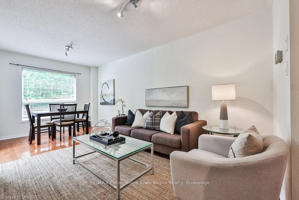 2422 LAZIO Lane photo 8