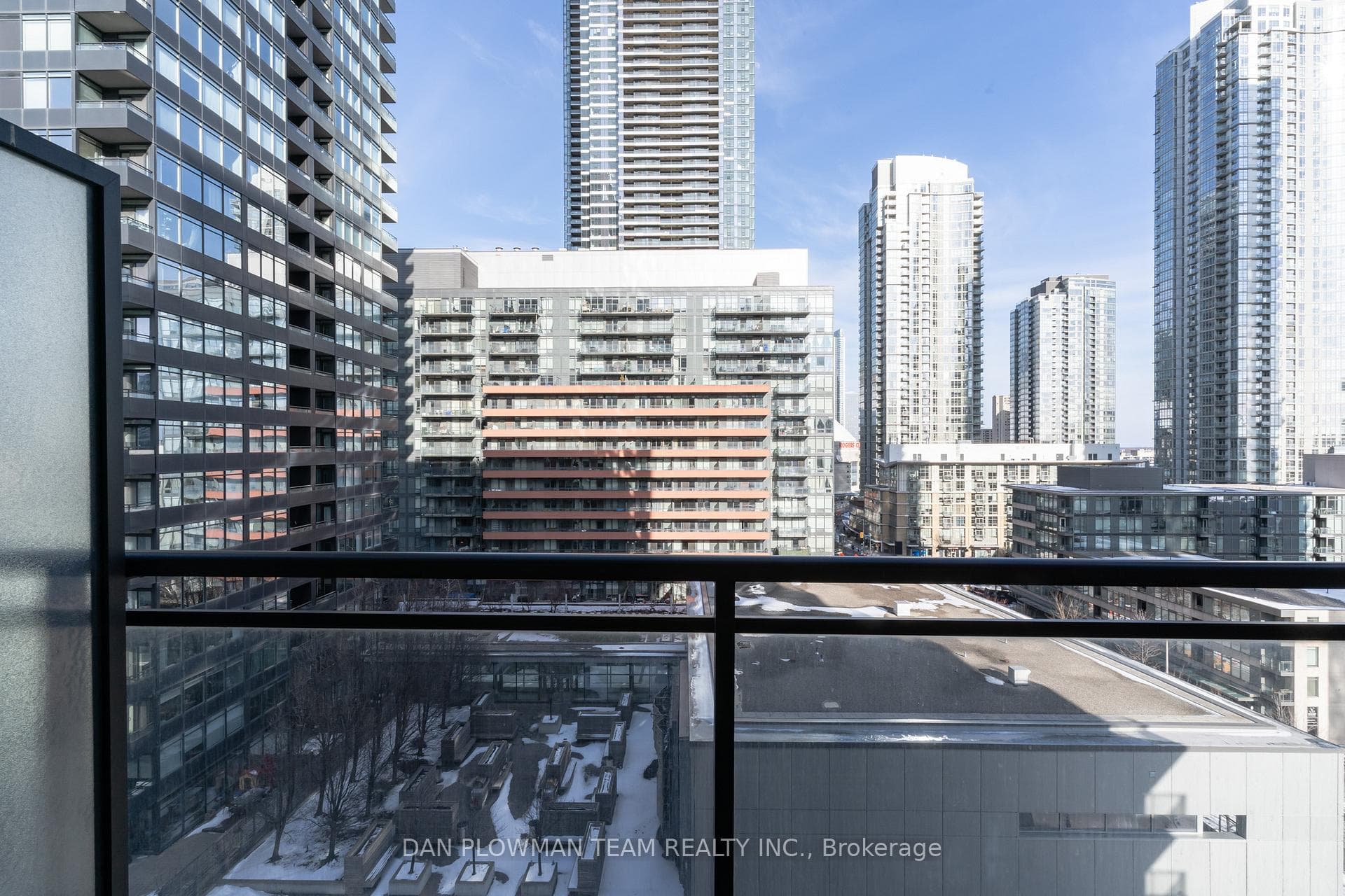 8 Telegram Mews Unit 1006 photo 20