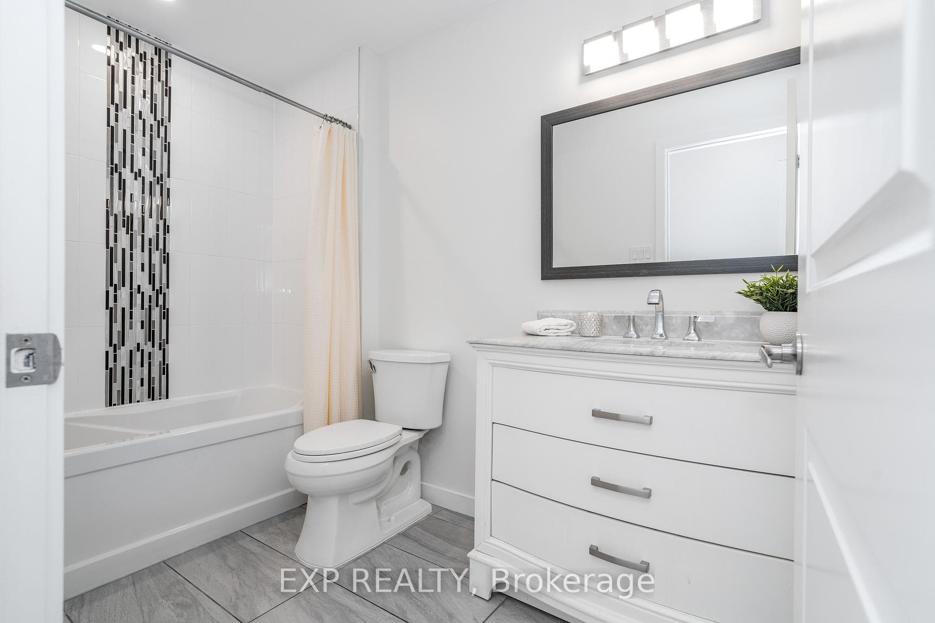 503 Cote Street photo 25