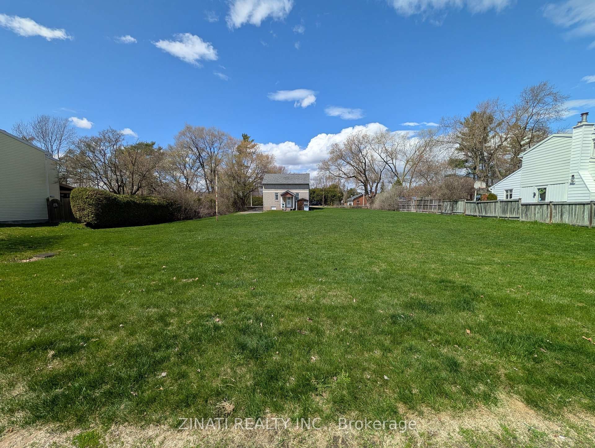 2446 Innes Road photo 5