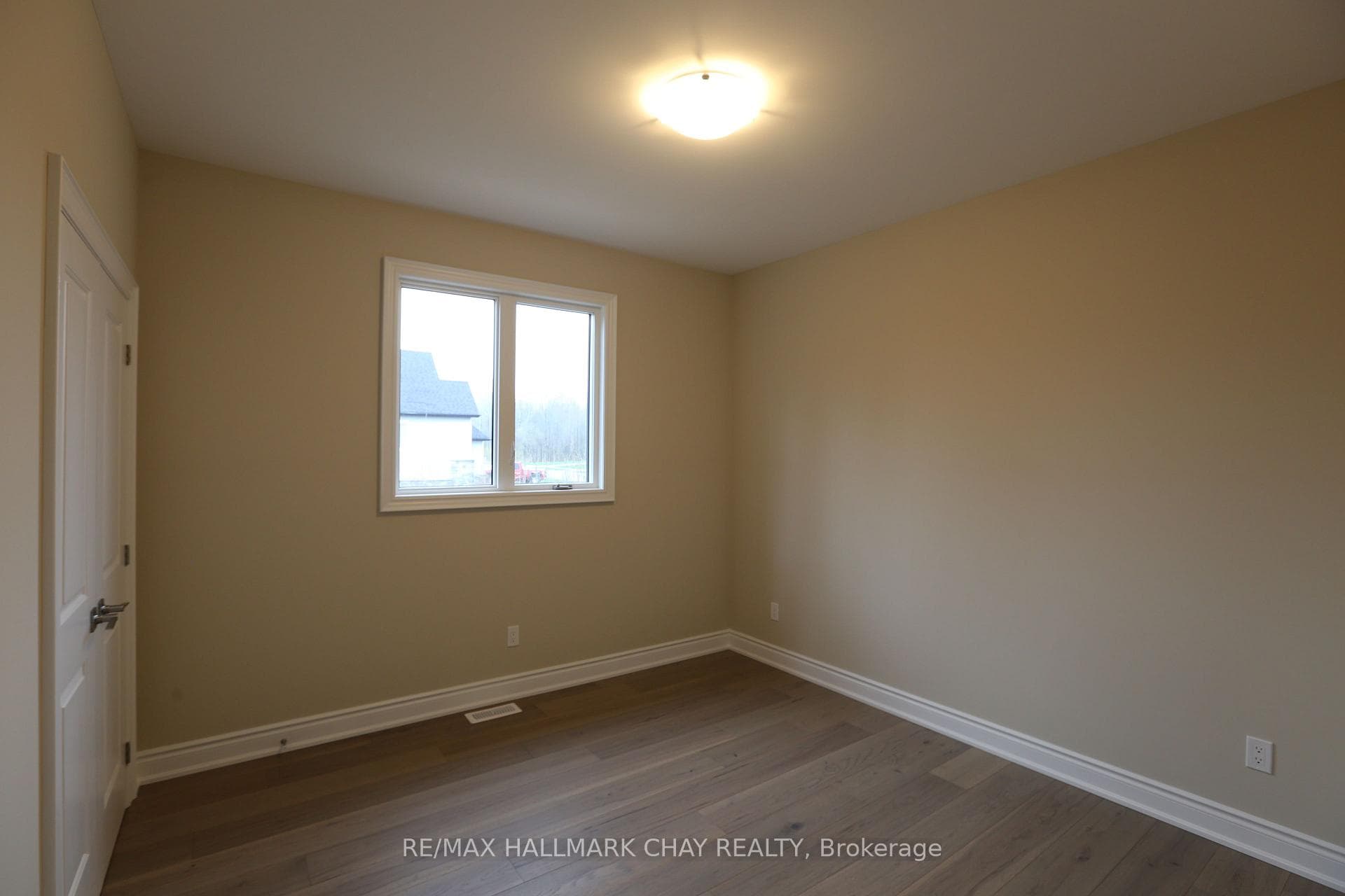 292 Robinson Road photo 9