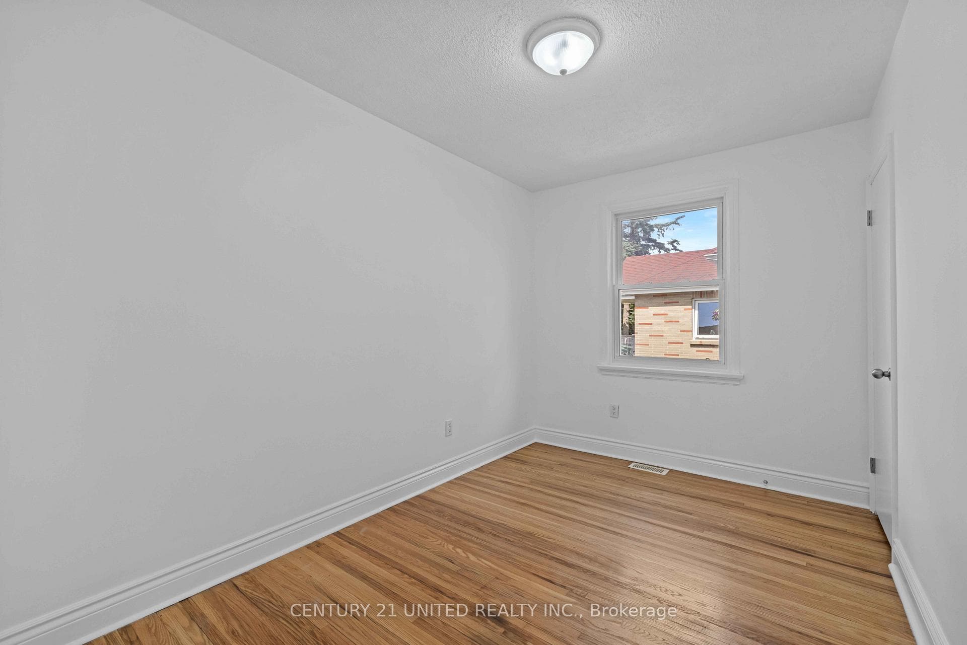 185 Dumble Avenue photo 11