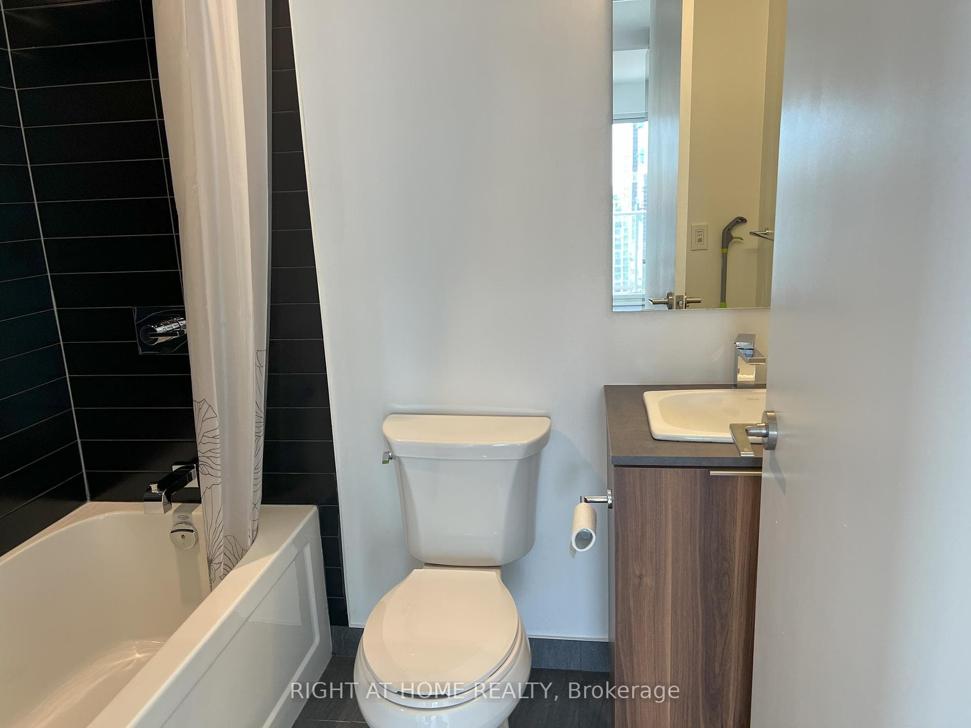 full bath