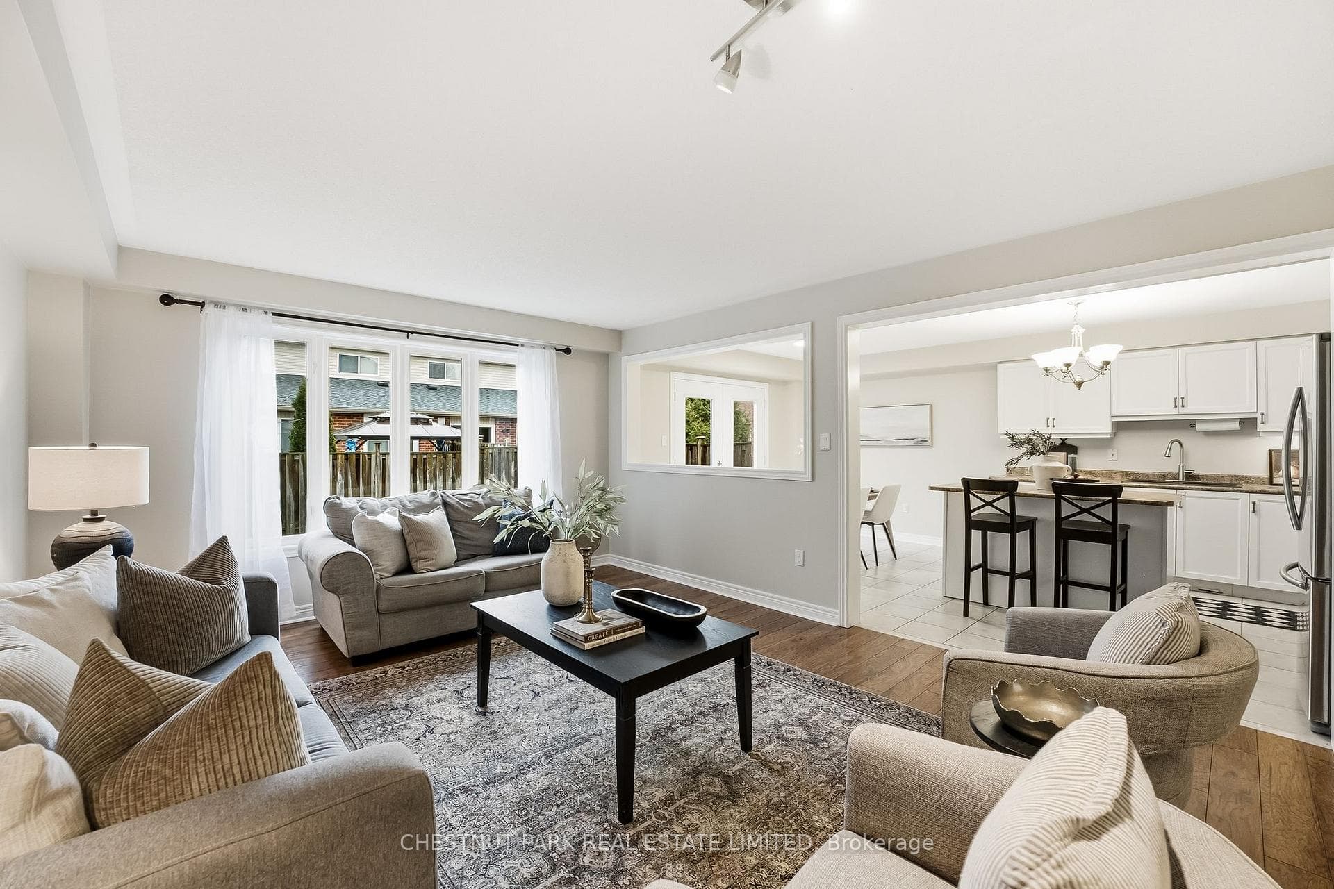 55 Apple Tree Crescent photo 6
