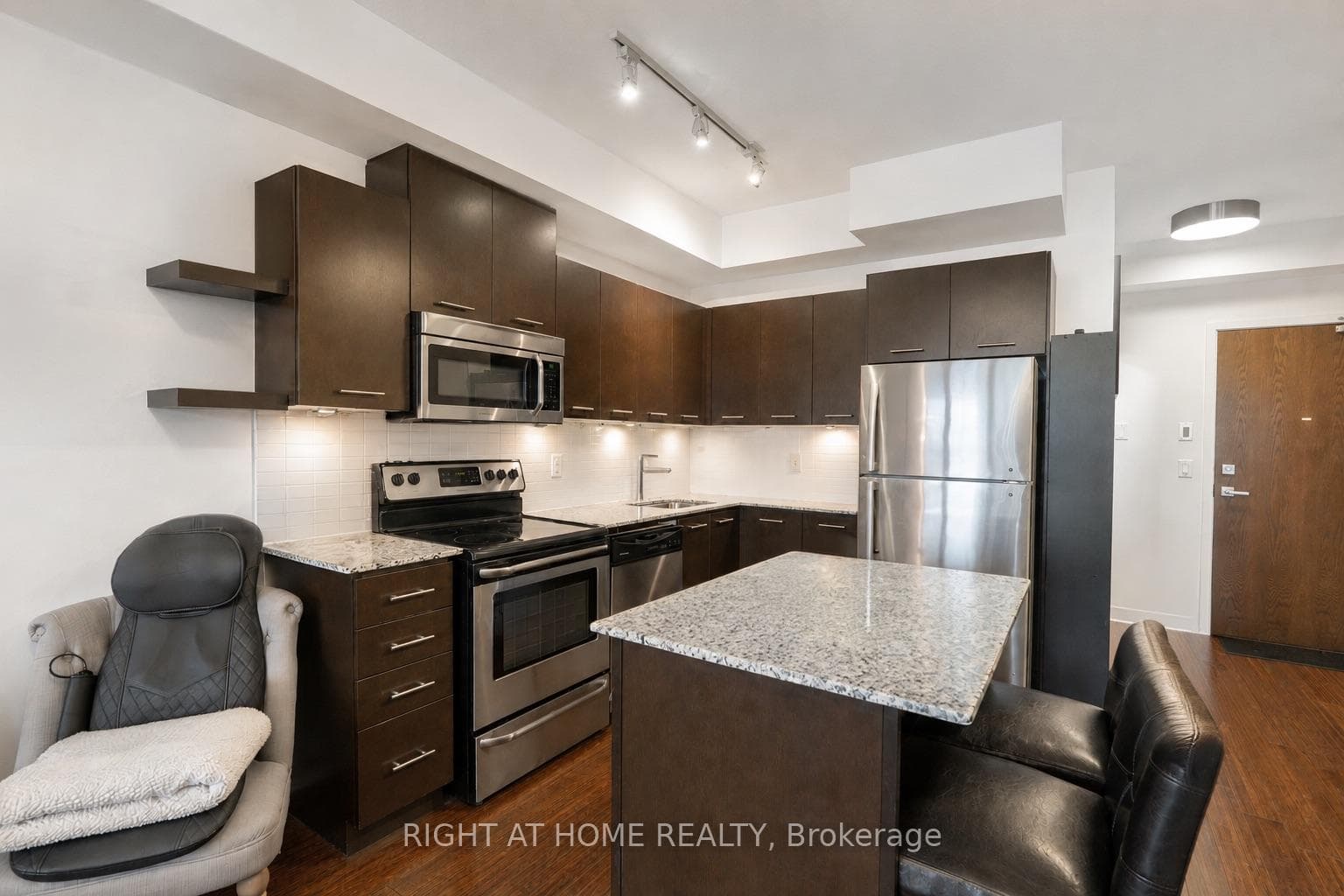 365 Prince Of Wales Drive Unit 1403 photo 6