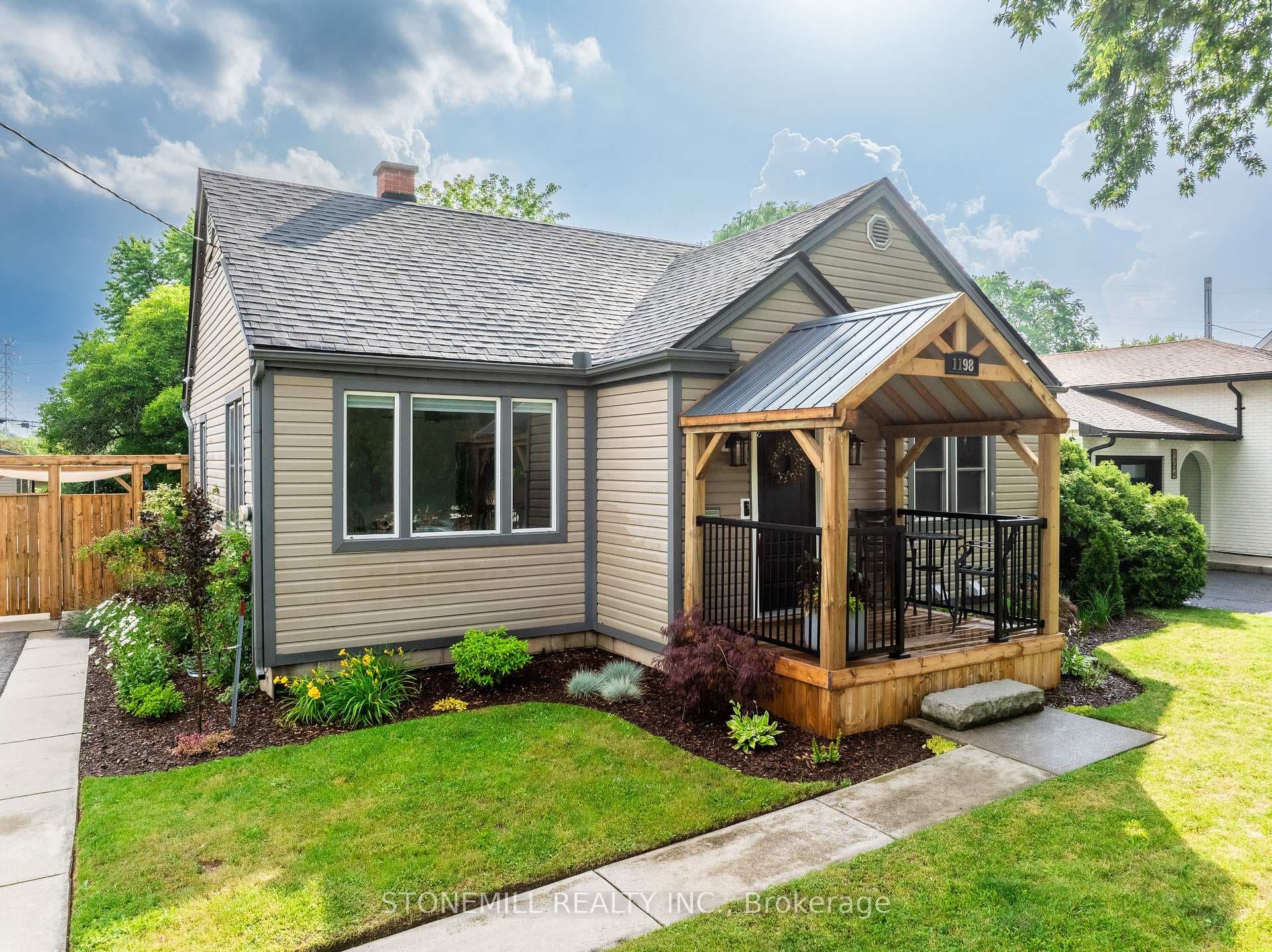 1198 Fisher Avenue photo 3