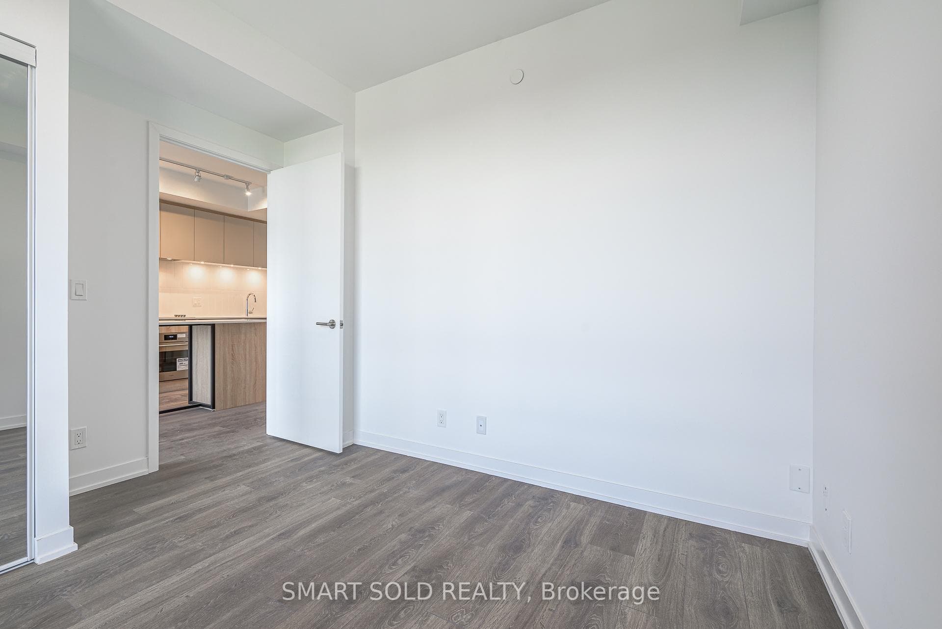 7950 Bathurst Street Unit 1605 photo 21
