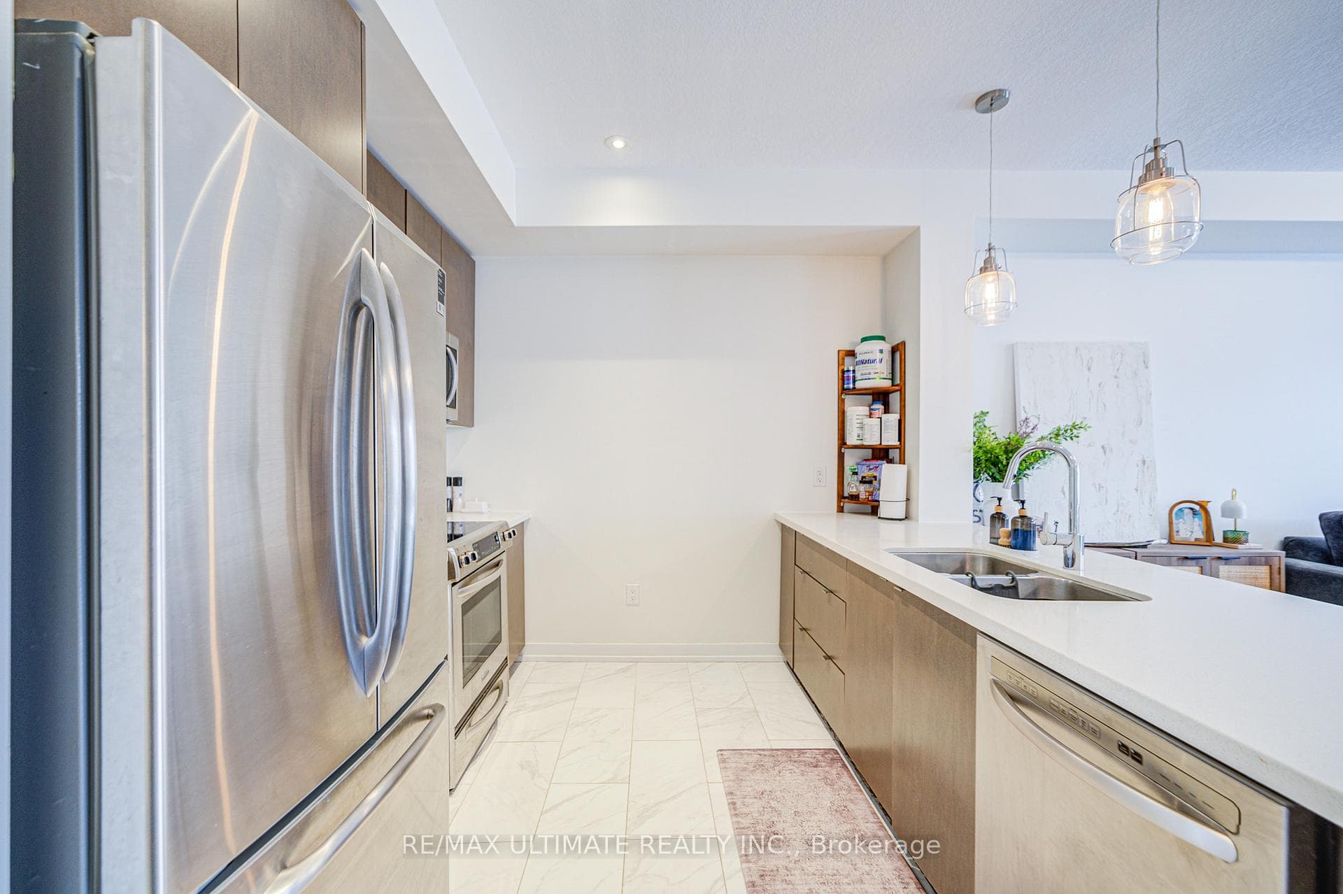 401 Grantham Common photo 8