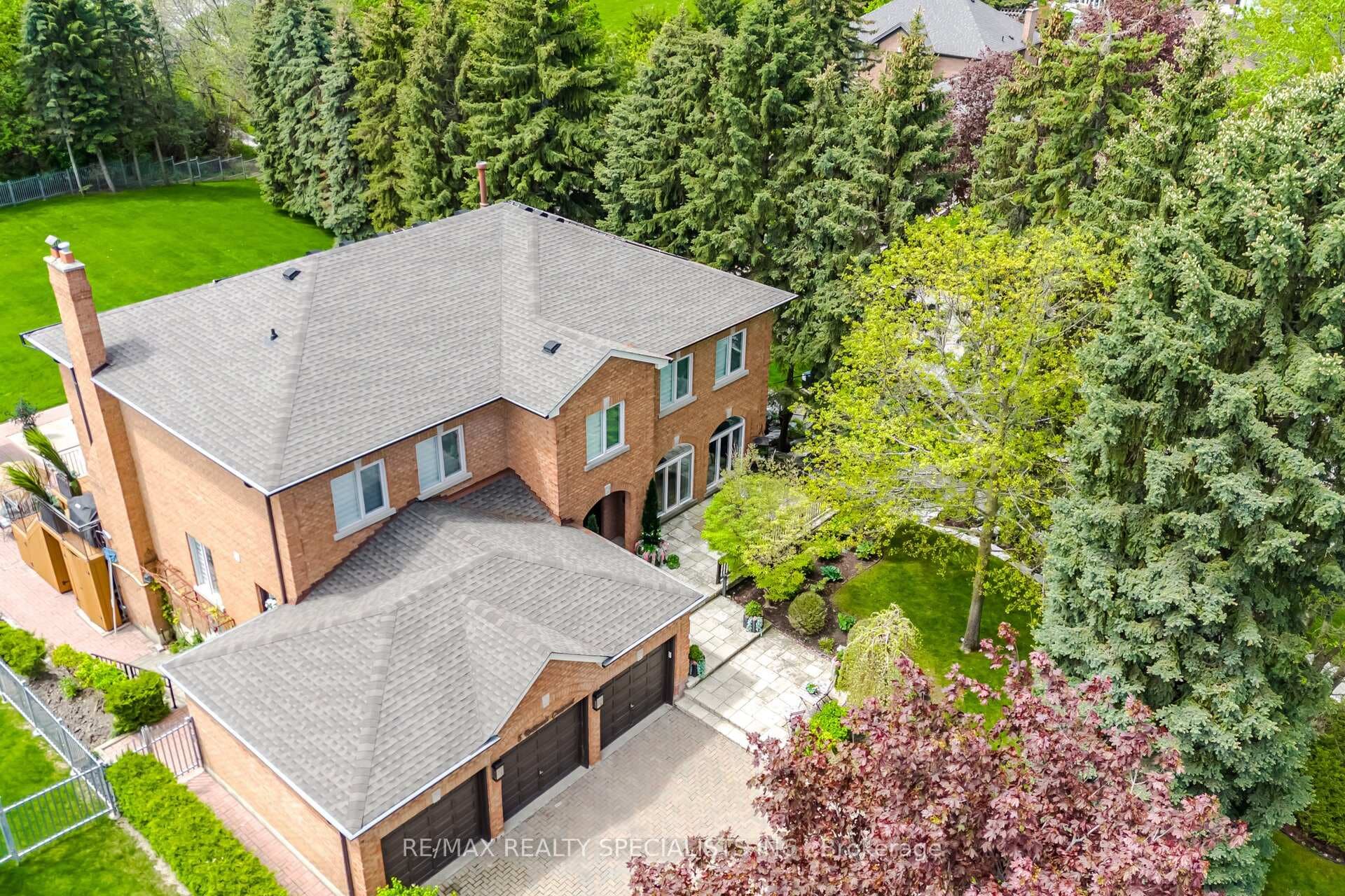 Welcome to 5 Rossmull Crescent