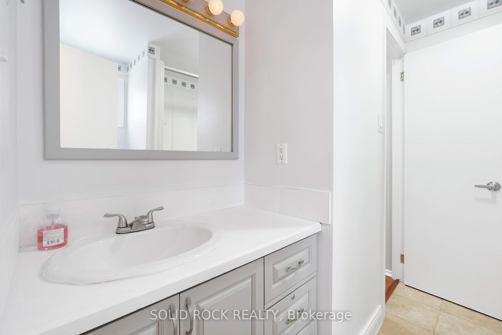 386 Vince Drive photo 23