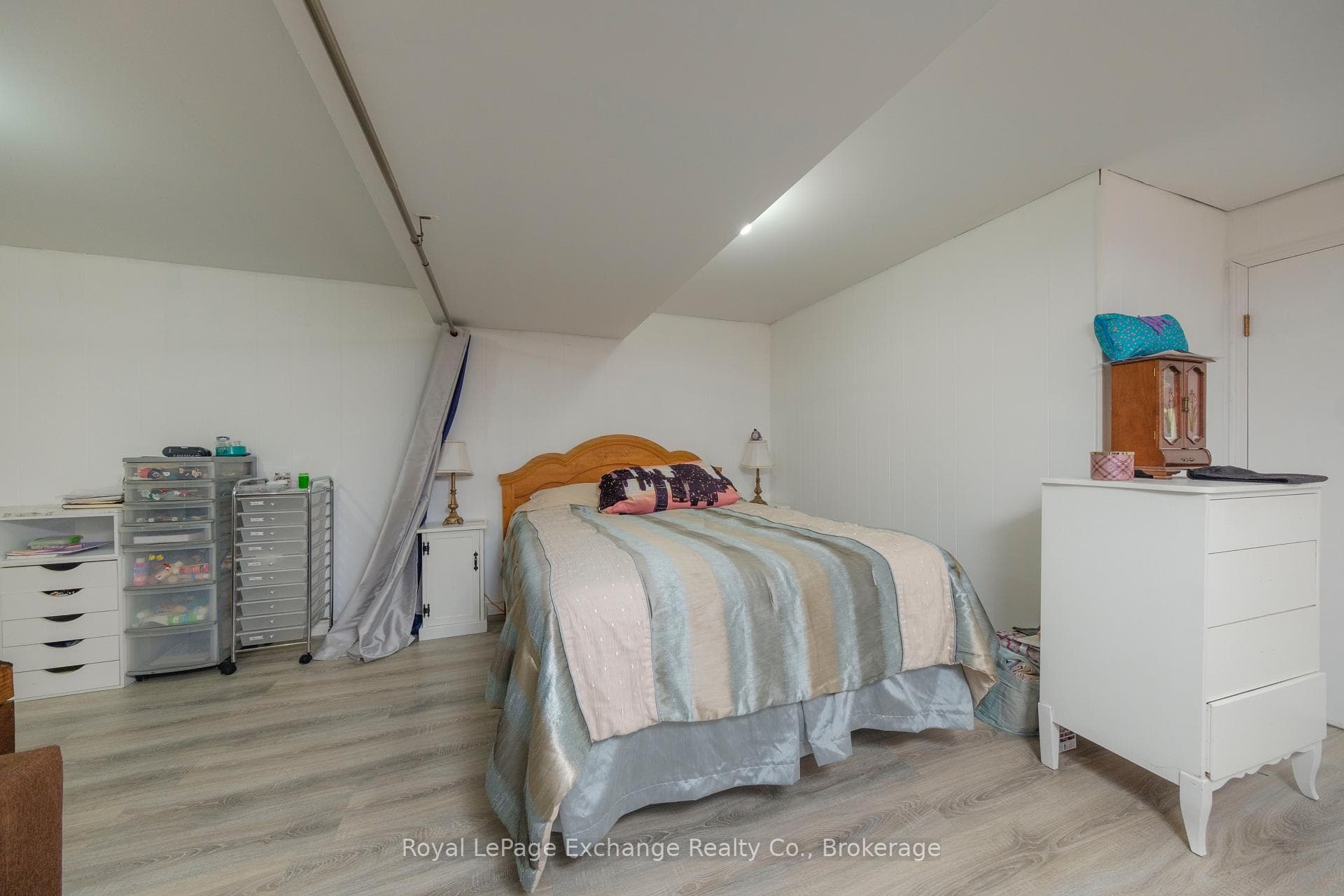 677 Drummond Drive photo 18