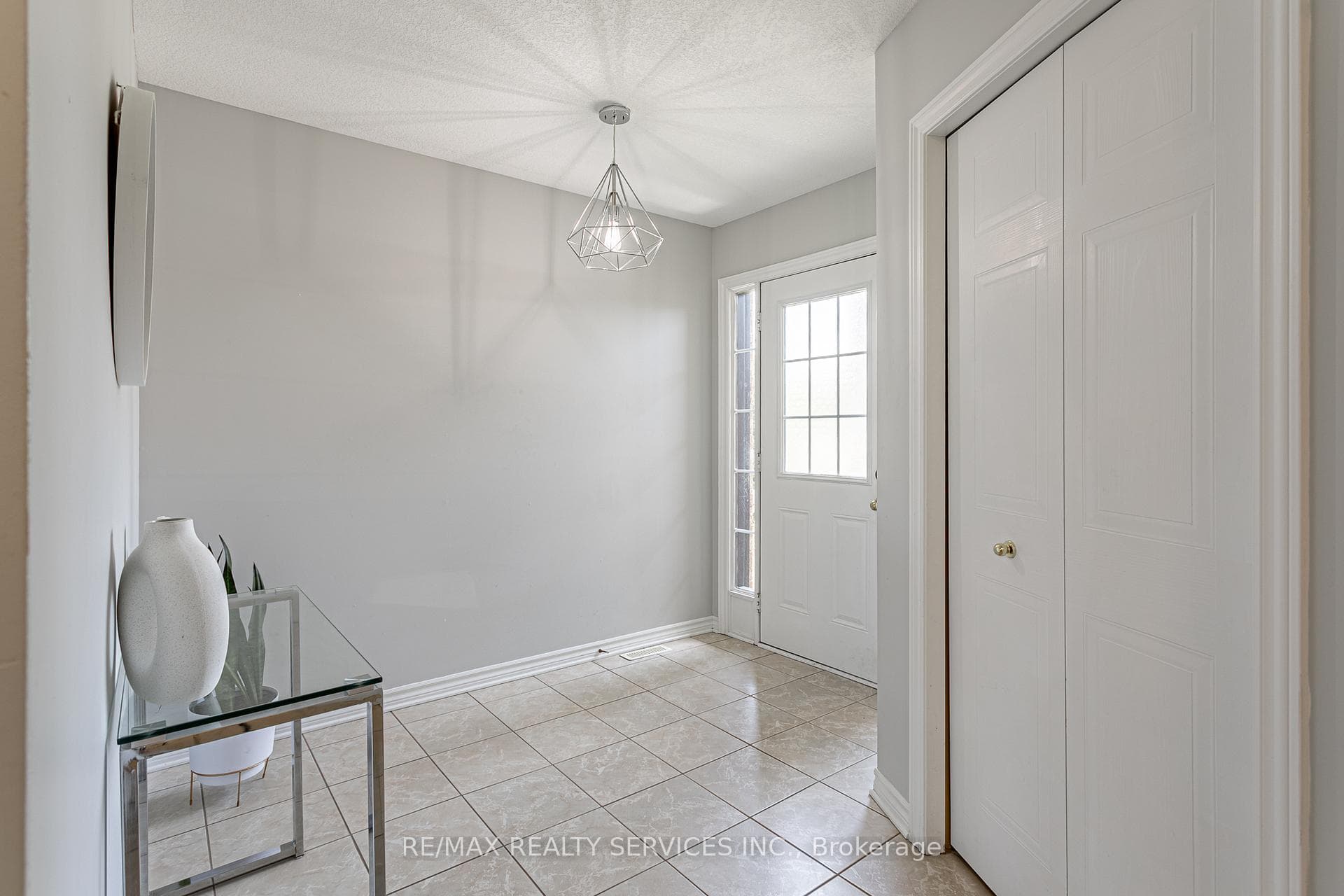 829 Oakcrossing Road photo 5