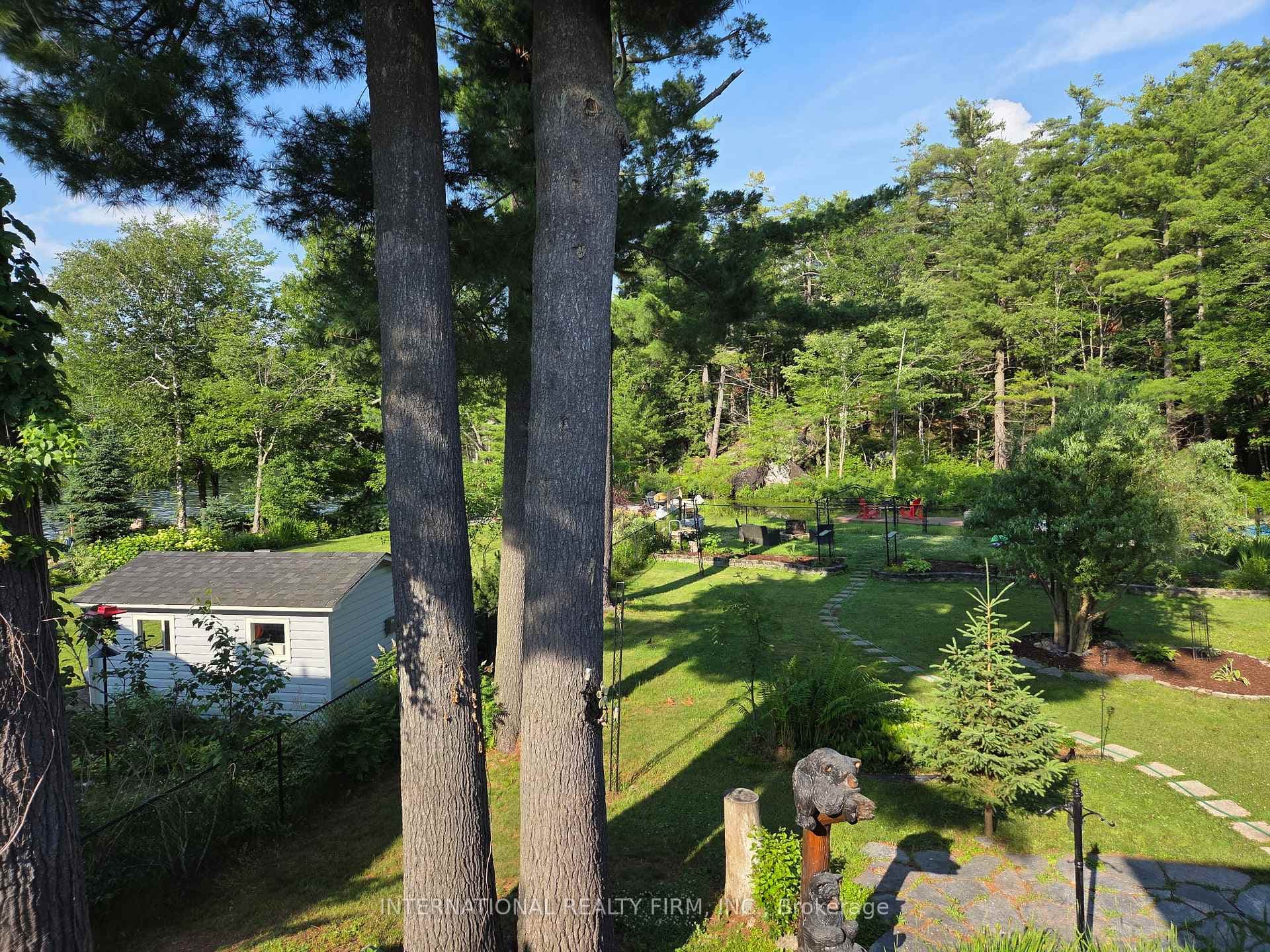 324 Bethune Drive photo 40