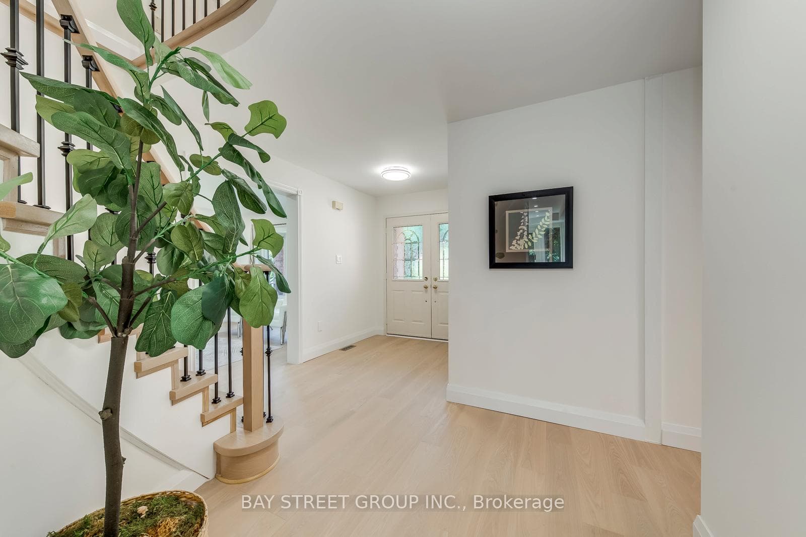 1369 Bishopstoke Way photo 2