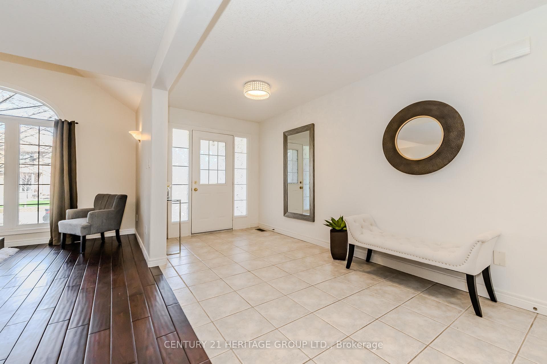 218 Hawkswood Drive photo 4