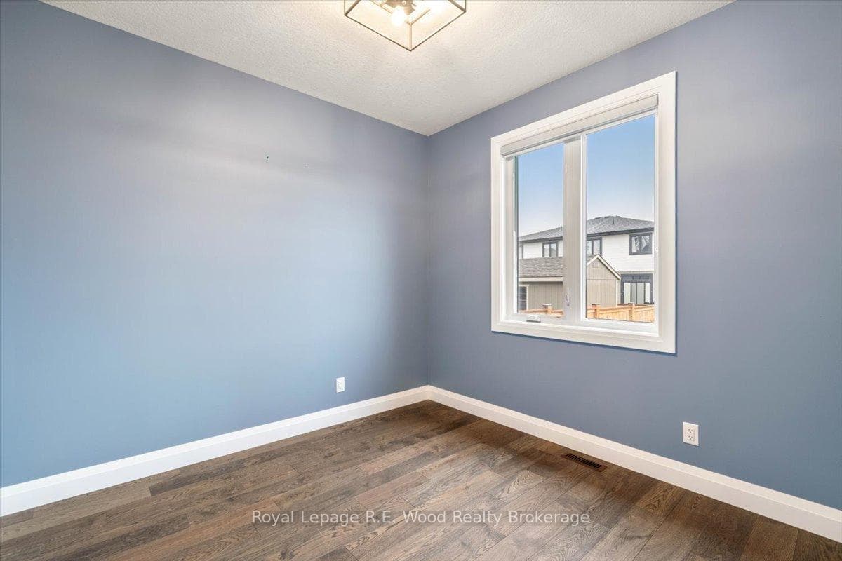 office area or bedroom