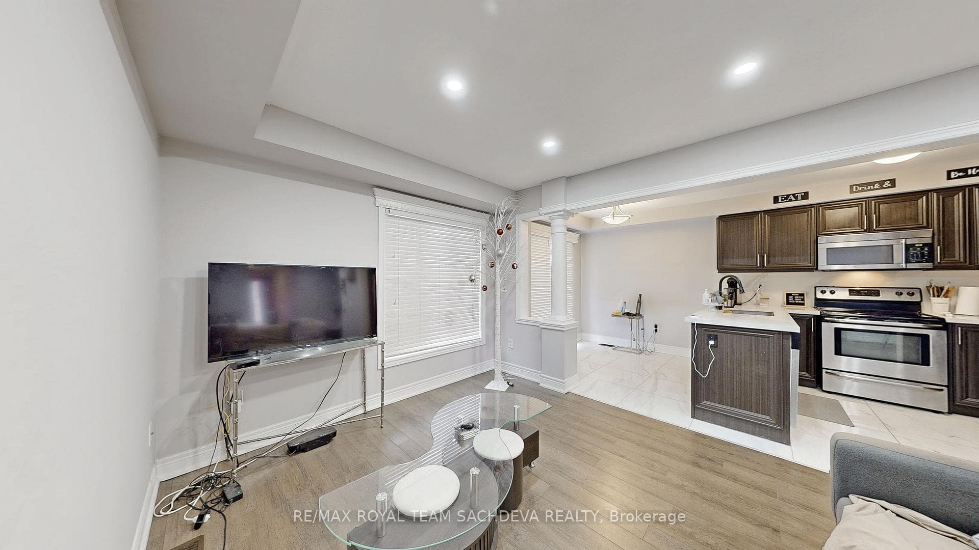 56 Dewell Crescent photo 5