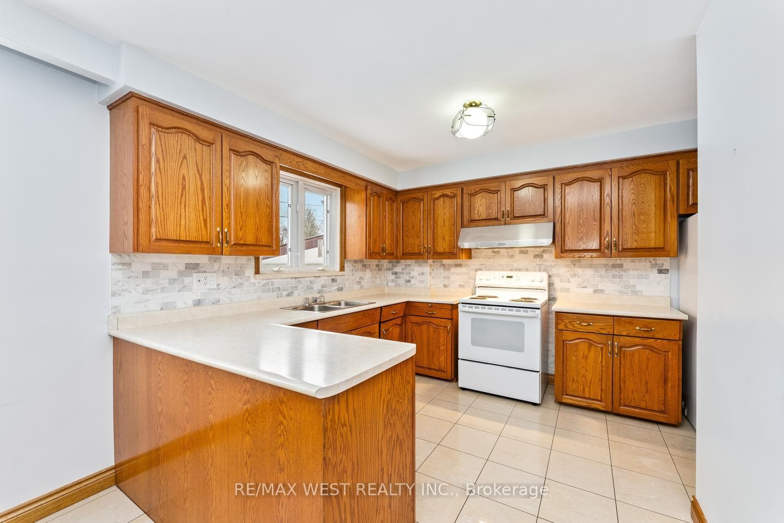 56 Summitcrest Drive photo 9