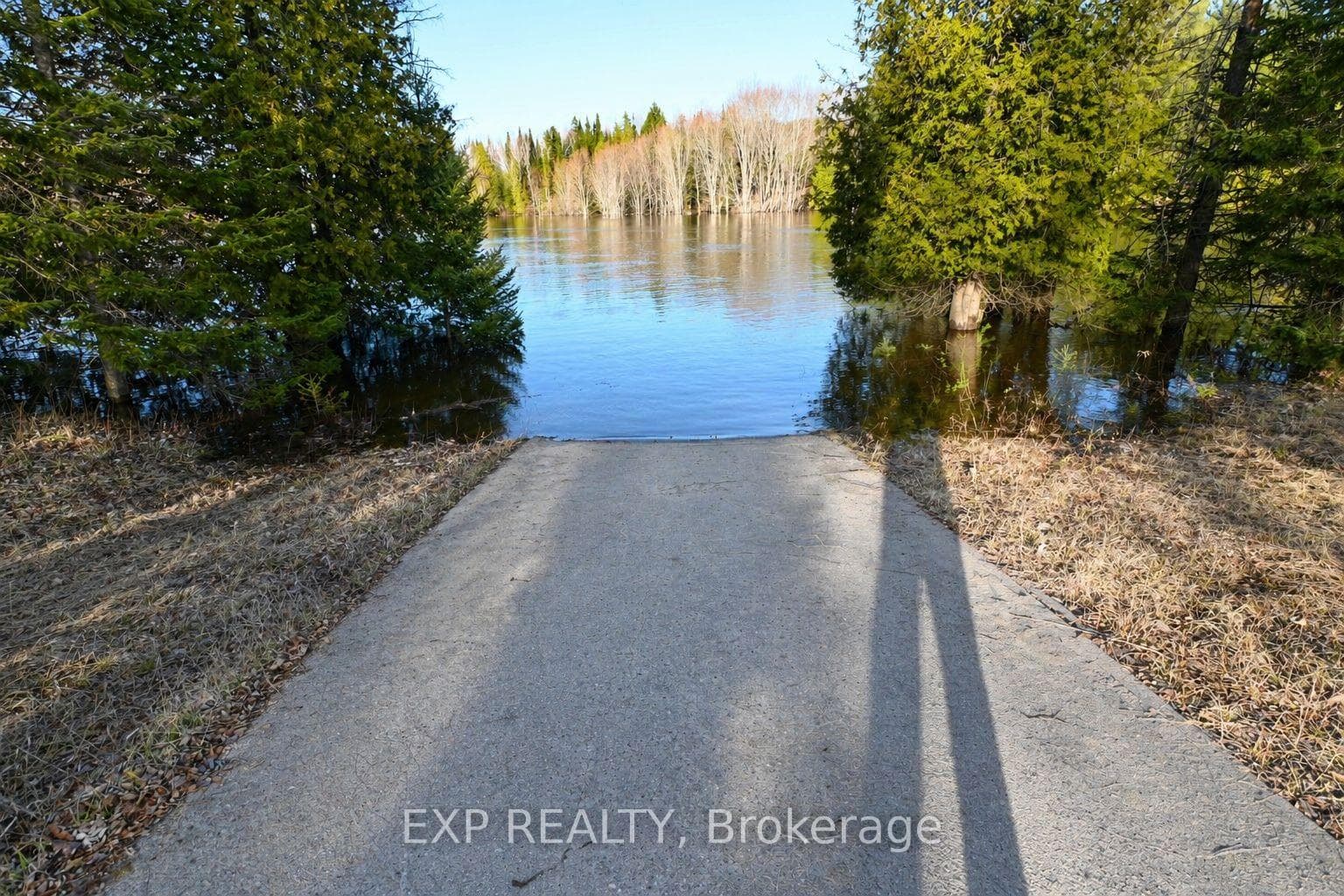 573 A Evergreen Lane photo 39
