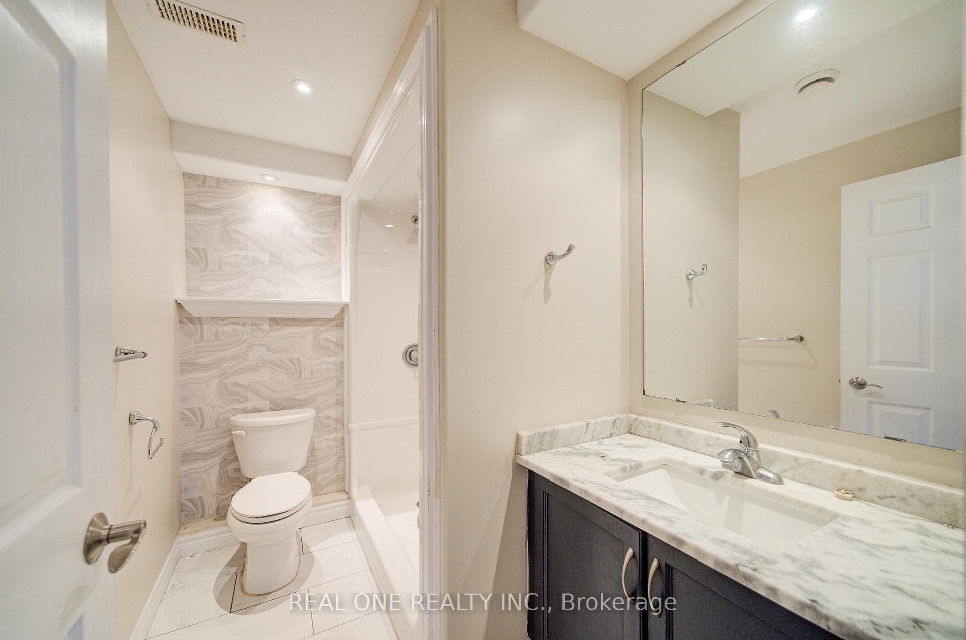 105 Milroy Drive photo 35