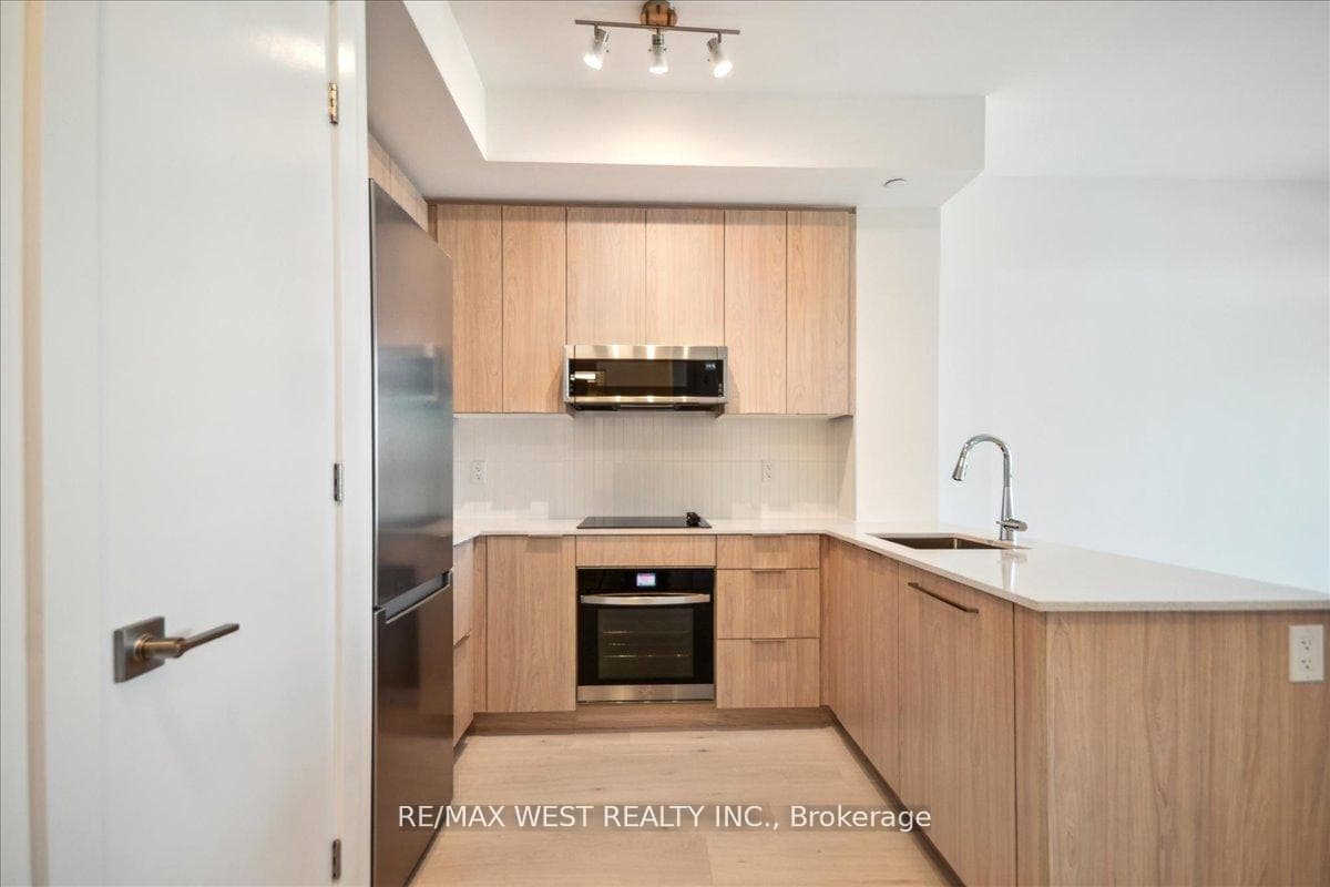 2501 Saw Whet Boulevard Unit 553 photo 2
