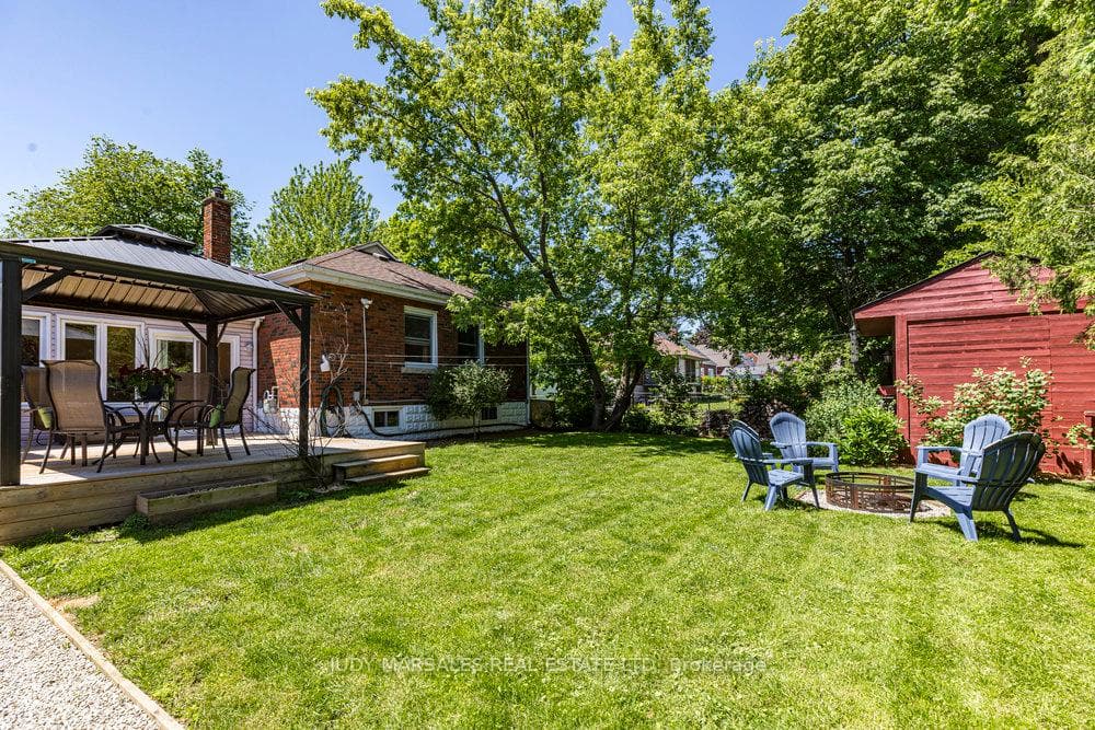 29 Tweedsmuir Avenue photo 40