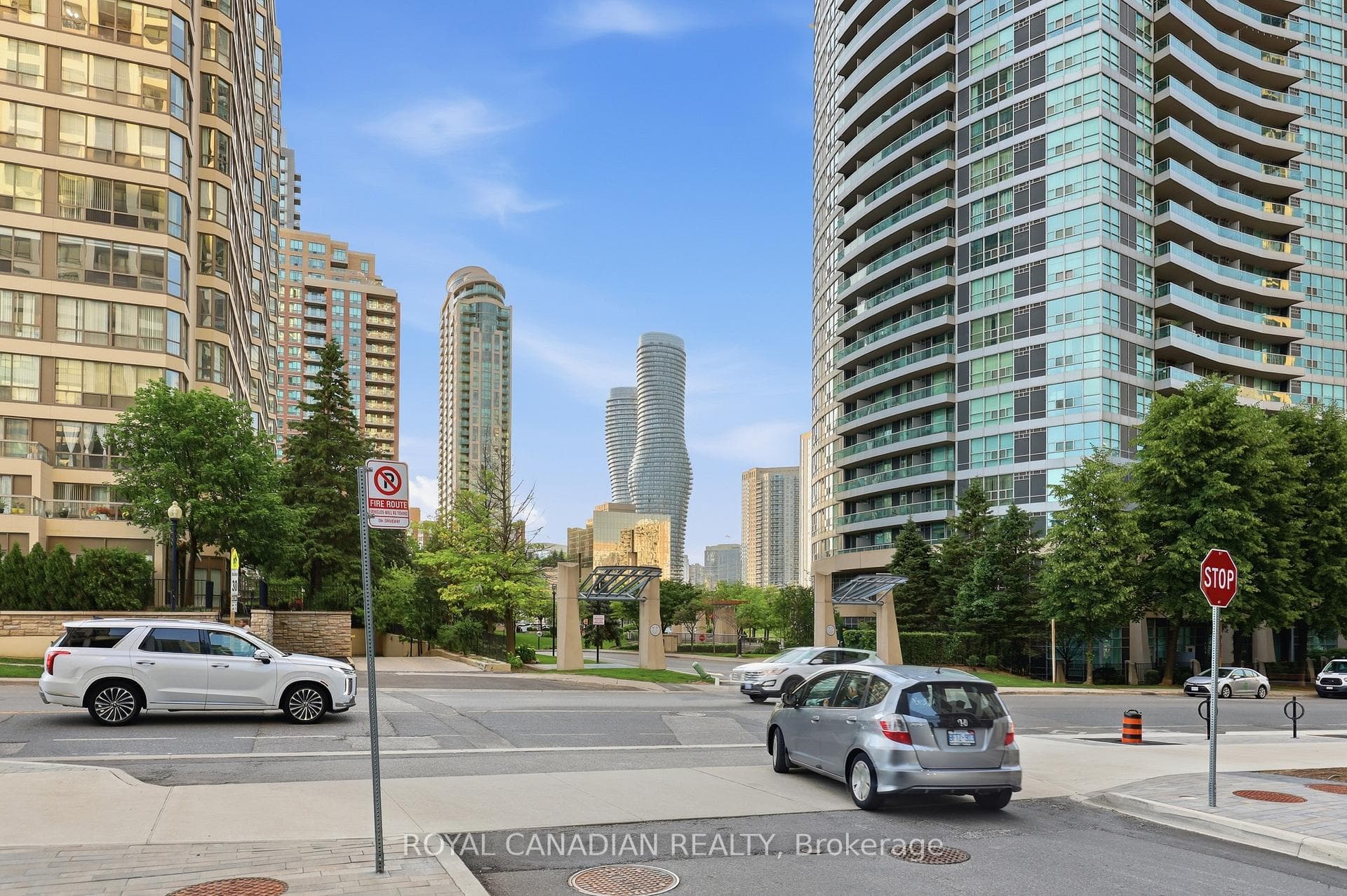 30 Elm Drive Unit PH 02 photo 13