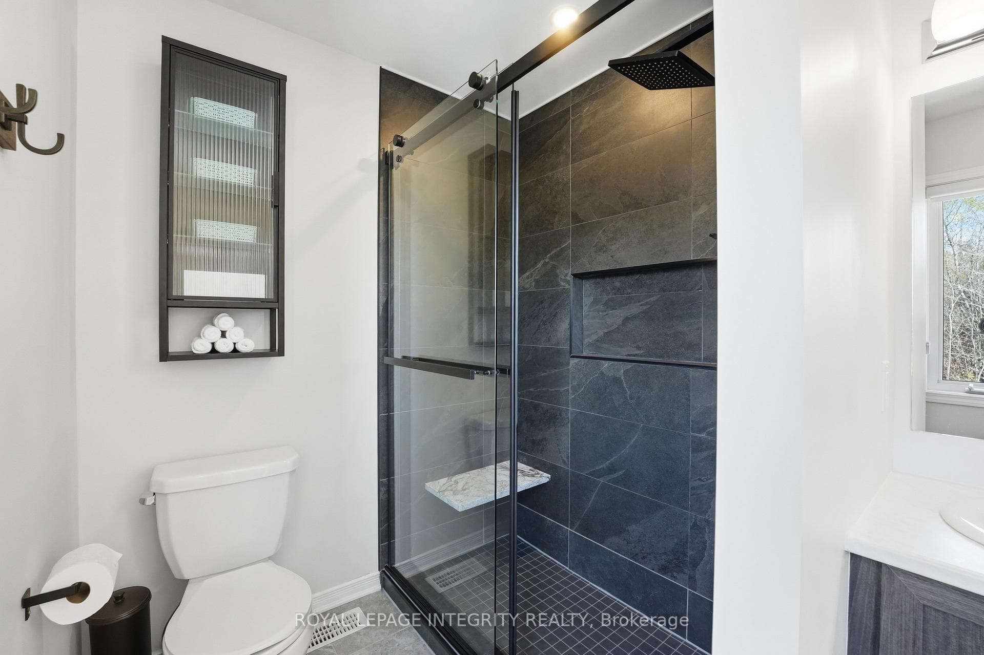 3200 Harvester Crescent photo 23