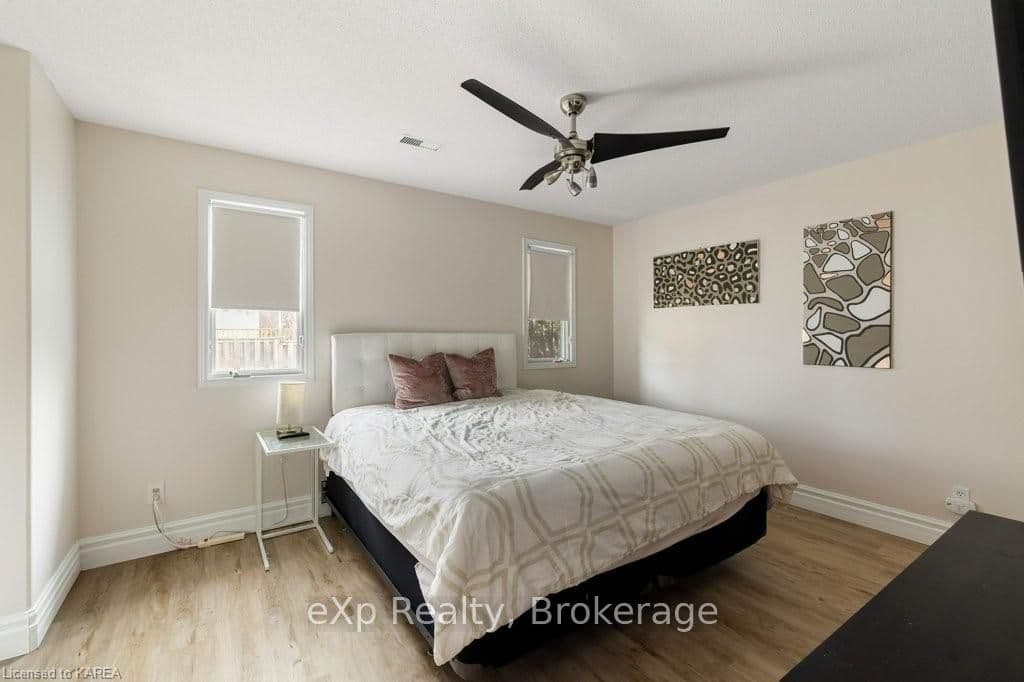 186 ELLESMEER Avenue photo 25