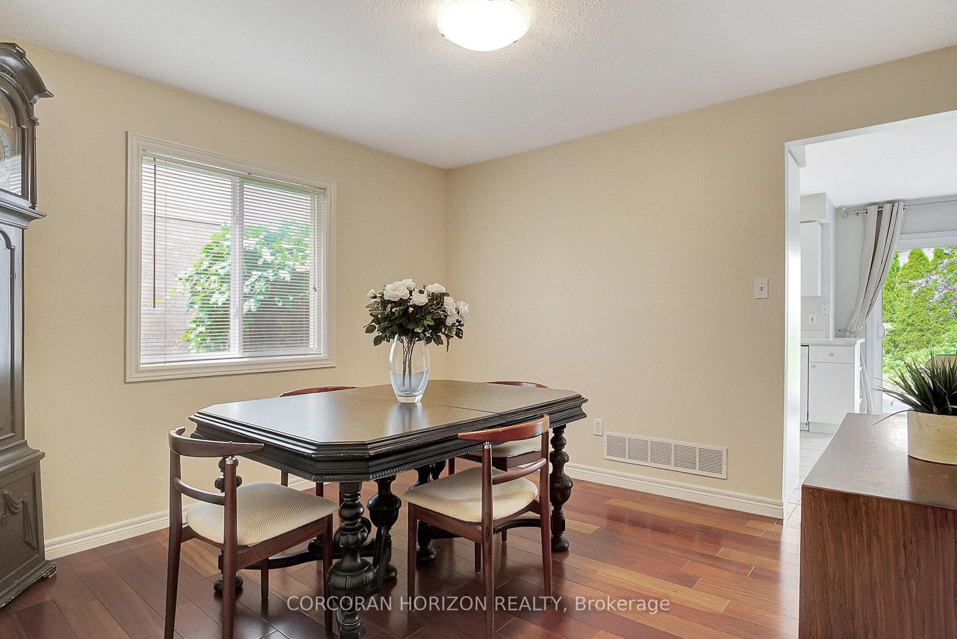 127 Rush Meadow Street photo 18
