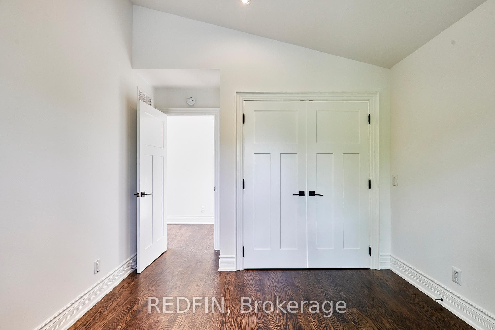 516 Melrose Avenue photo 26